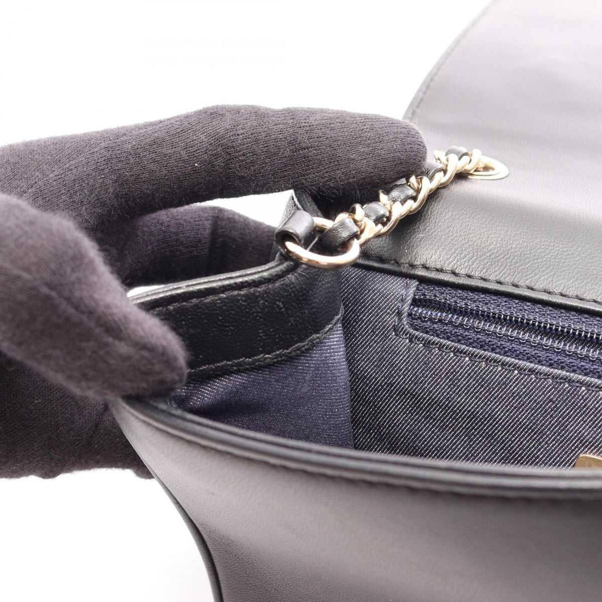 Chanel Black Leather Handbag Shoulder Bag (Pre-Owned)