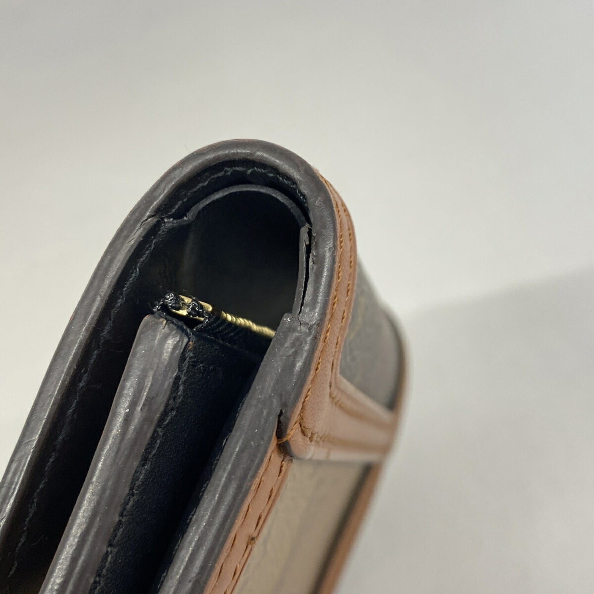 Louis Vuitton Brown Wallet (Tri-Fold) (Pre-Owned)