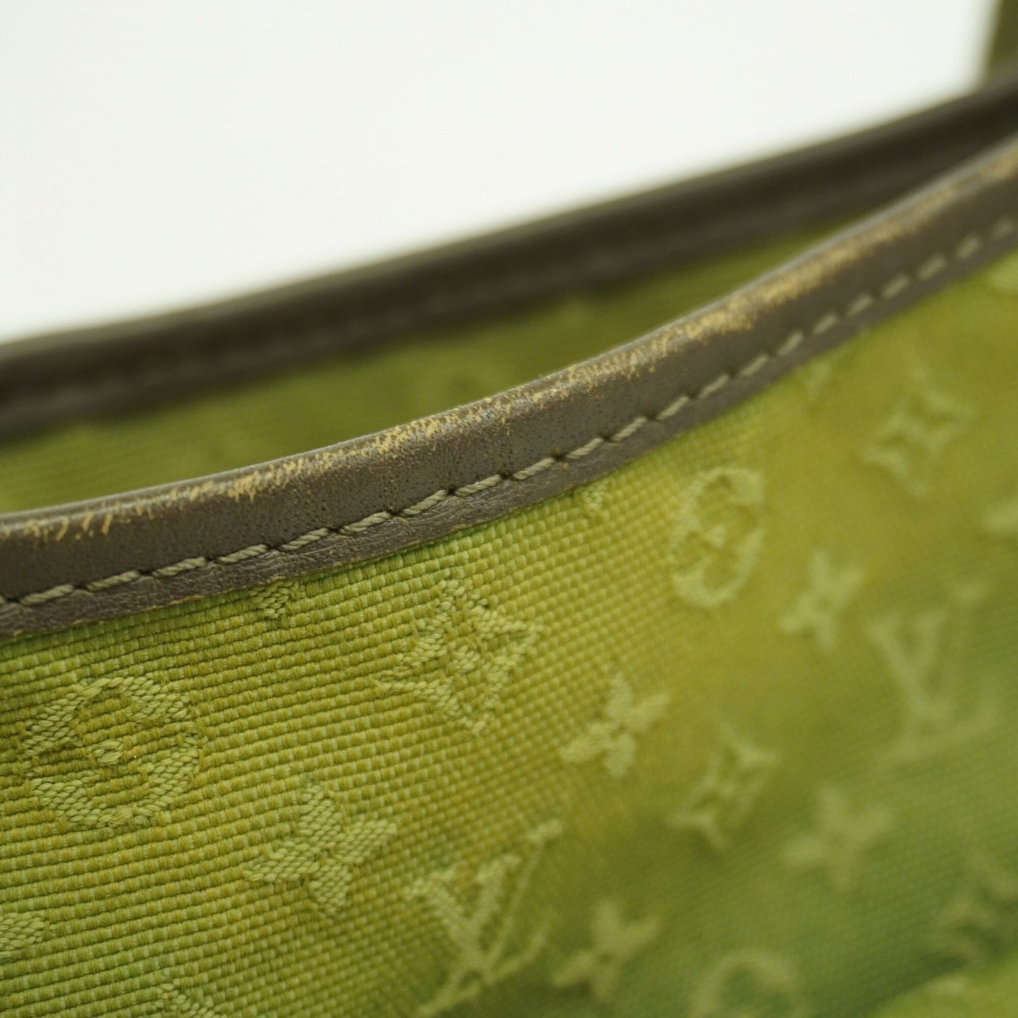 Louis Vuitton Tst Khaki Shoulder Bag (Pre-Owned)