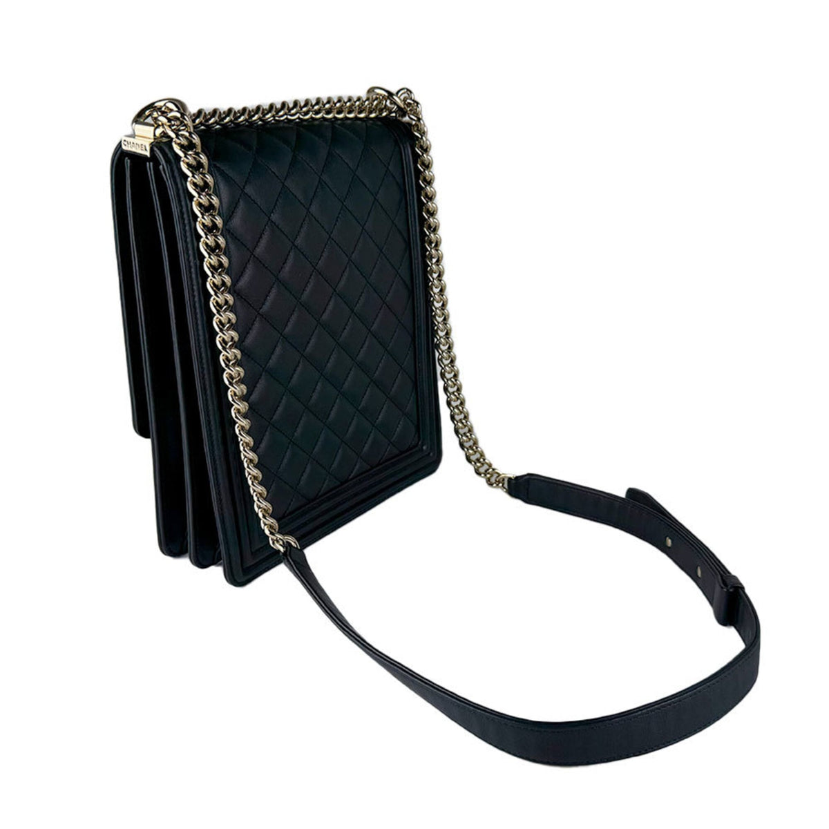 Chanel Black Leather Shoulder Bag (Pre-Owned)