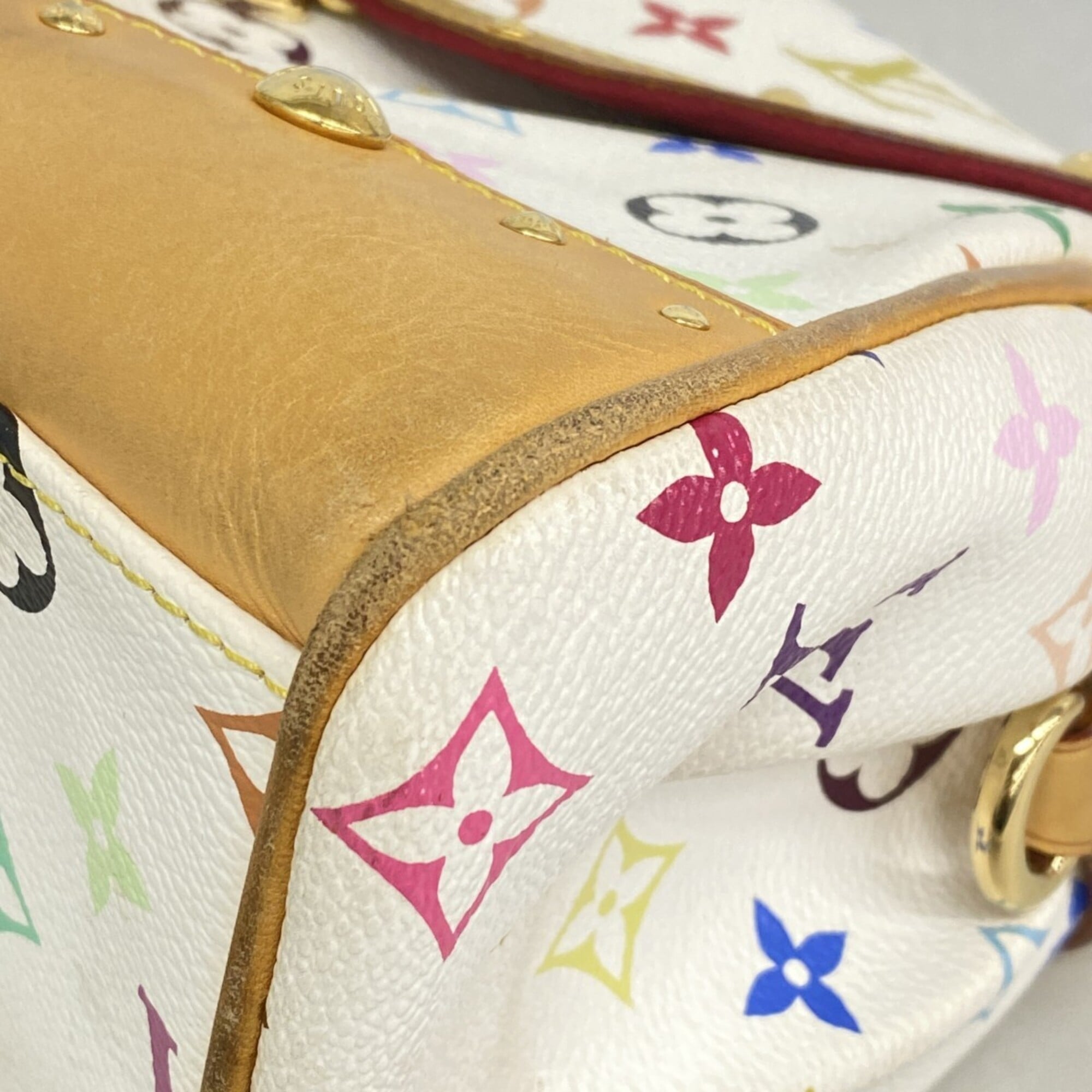 Louis Vuitton Blanc Shoulder Bag (Pre-Owned)
