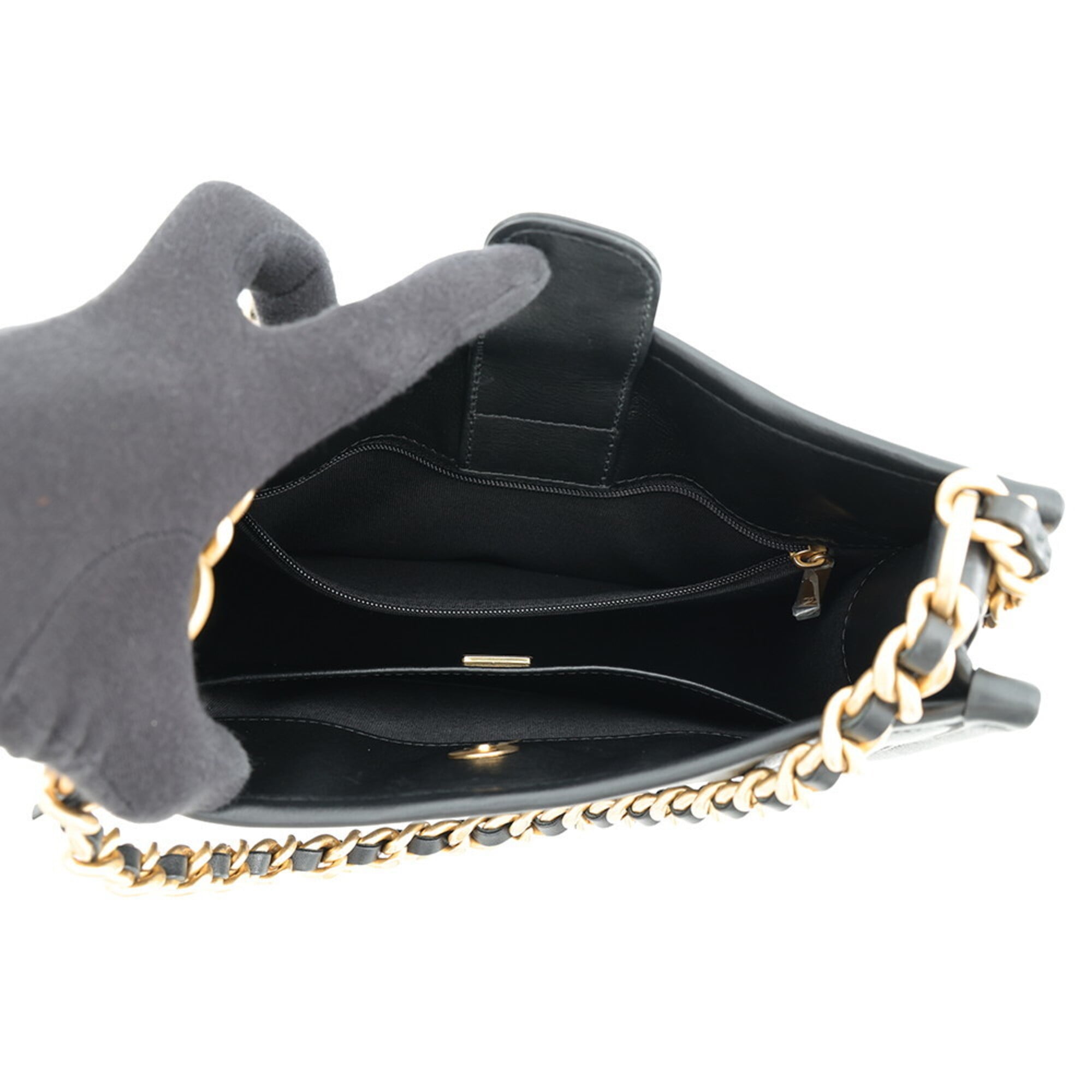 Chanel Matelasse Black Leather Handbag Shoulder Bag (Pre-Owned)