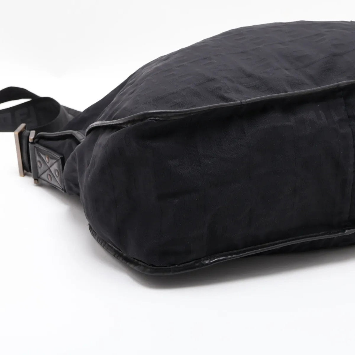Fendi Black Leather Nylon Messenger Bag Shoulder Bag (Pre-Owned)