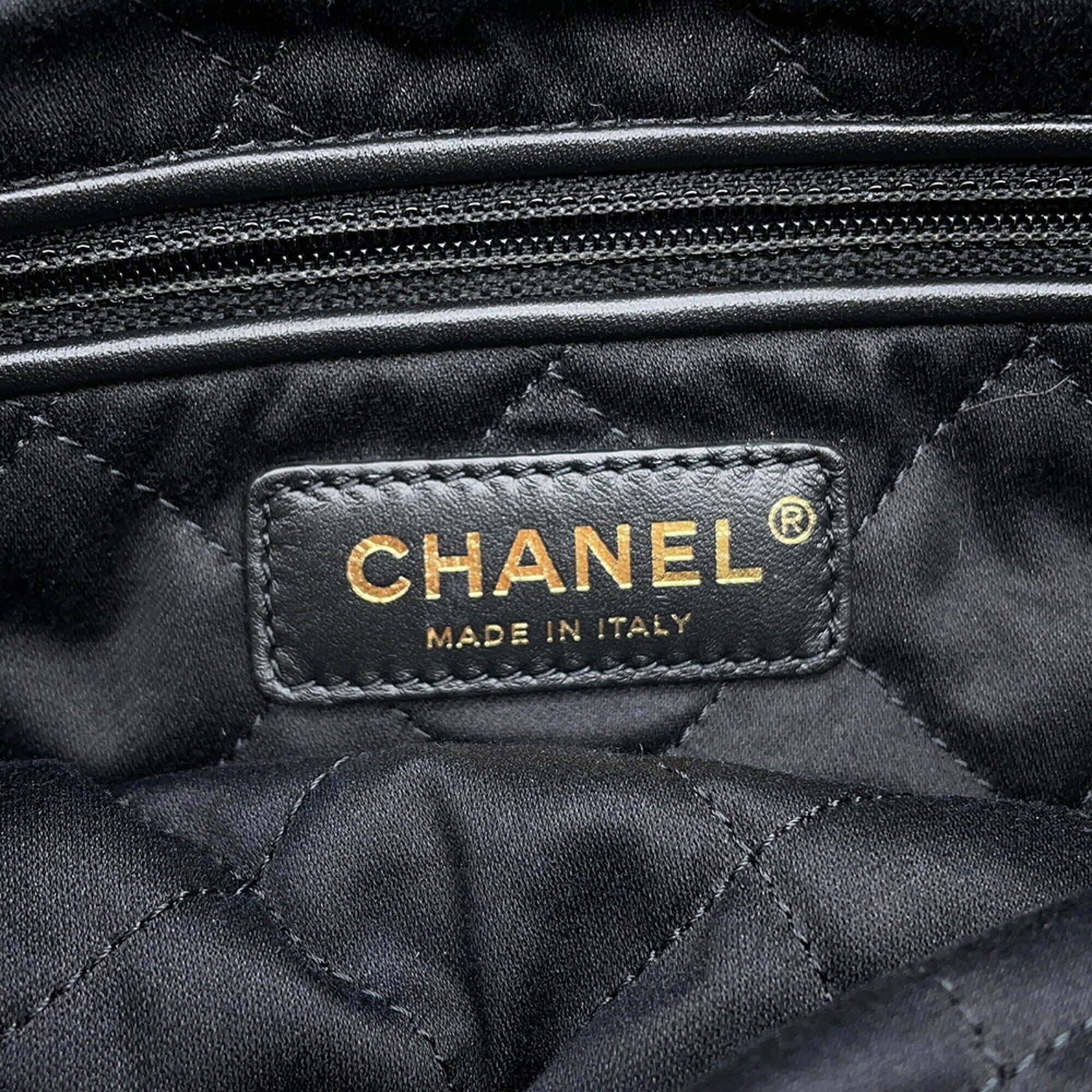 Chanel Black Handbag (Pre-Owned)