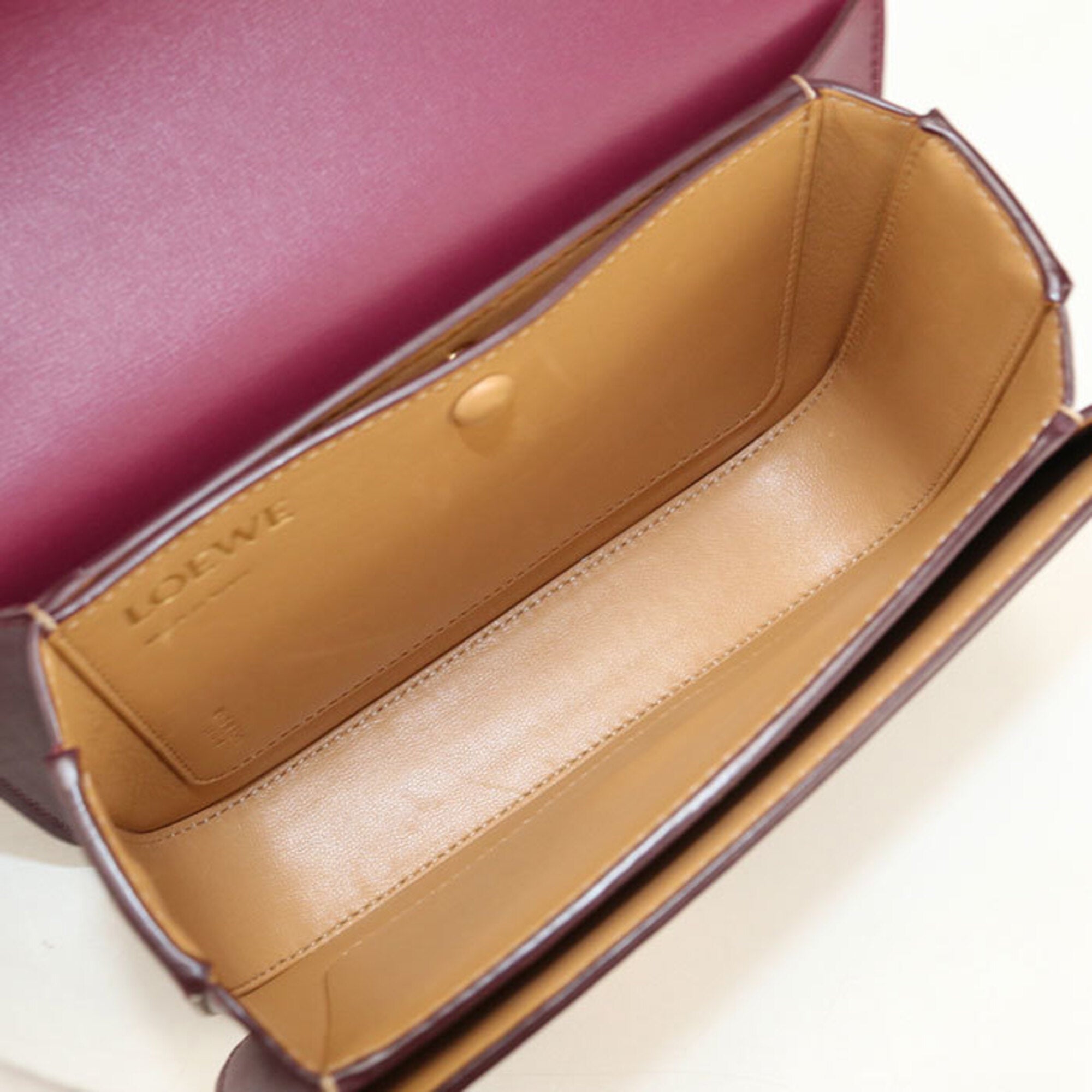 Loewe Purple Leather Shoulder Bag (Pre-Owned)