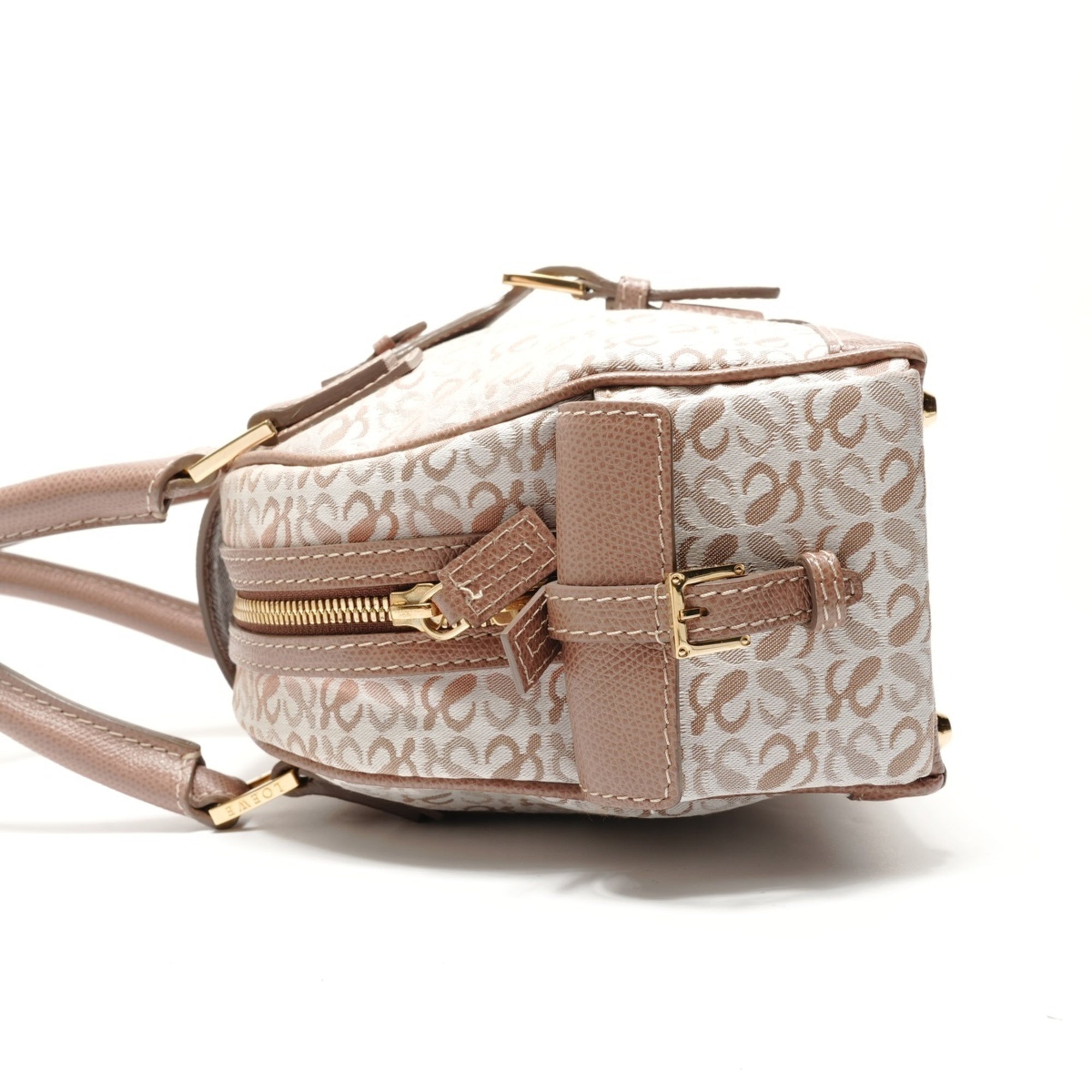 Loewe Beige Handbag (Pre-Owned)