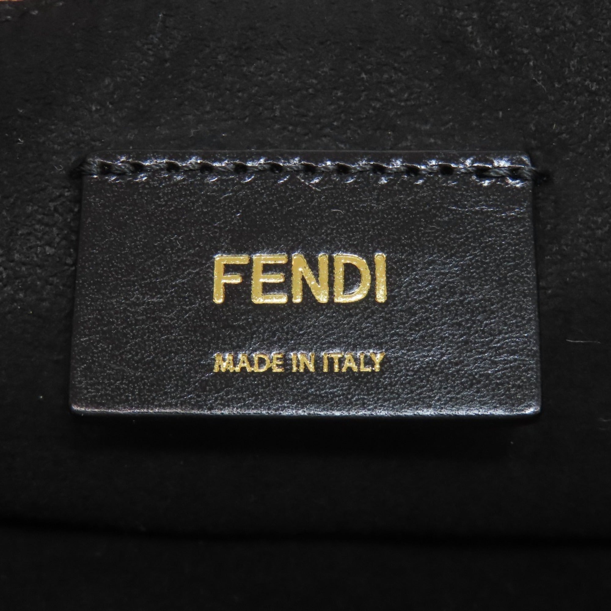 Fendi Pink Leather Shoulder Bag (Pre-Owned)