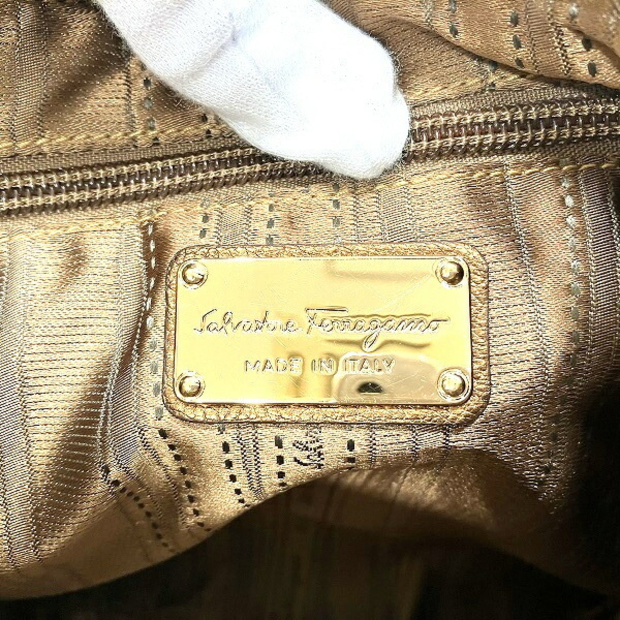 Salvatore Ferragamo Bronze Leather Shoulder Bag (Pre-Owned)