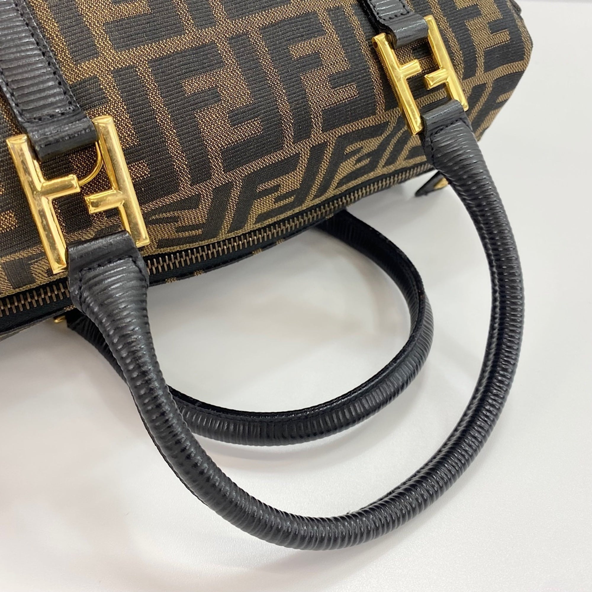 Fendi Beige Handbag (Pre-Owned)