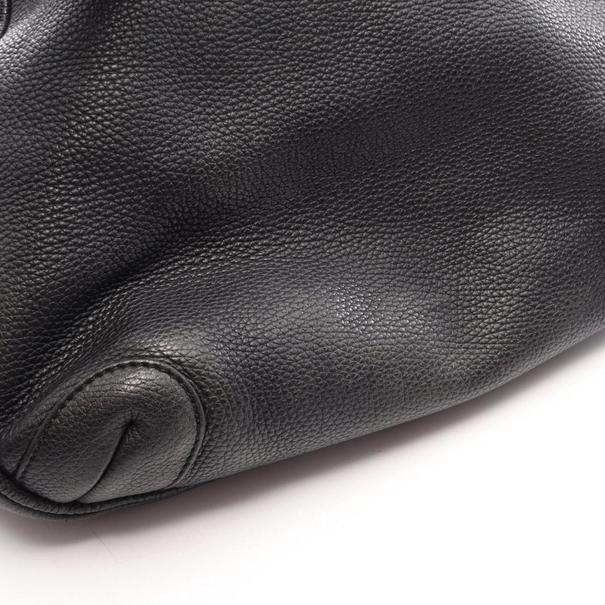 Chanel Black Leather Handbag (Pre-Owned)