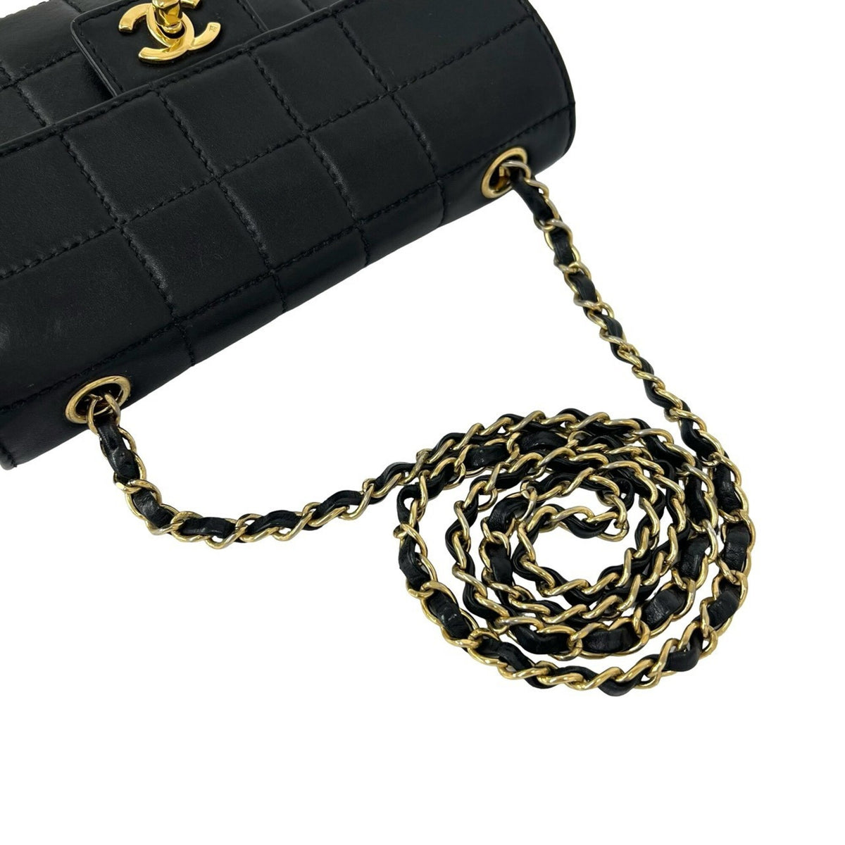 Chanel Black Leather Pochette Shoulder Bag (Pre-Owned)