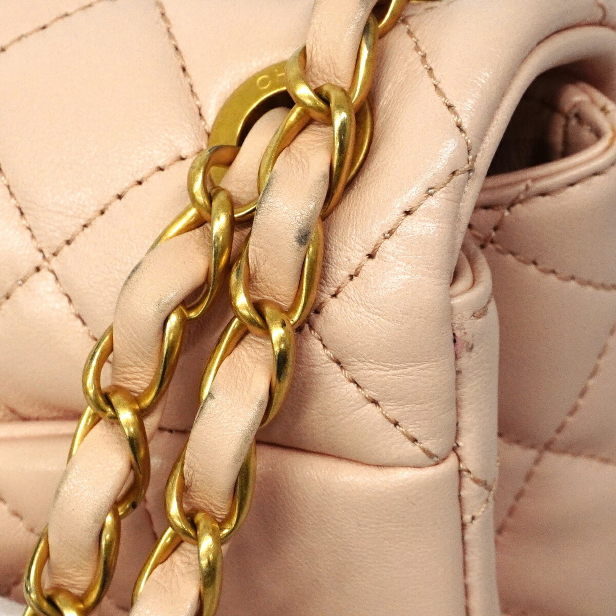 Chanel Pink Leather Shoulder Bag (Pre-Owned)