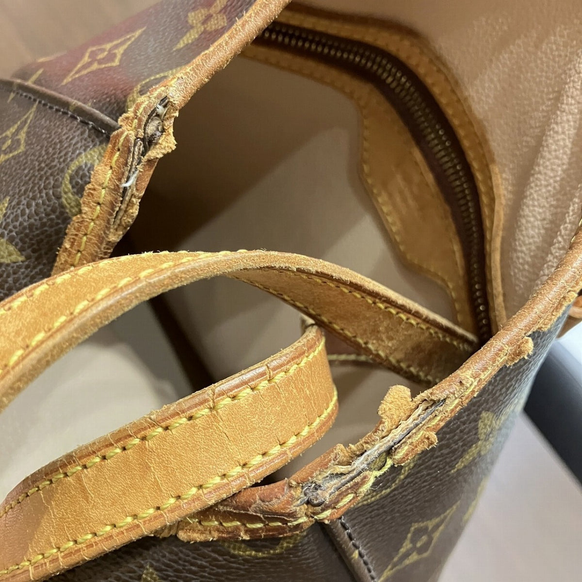 Louis Vuitton Monogram Monogram Monogram Shoulder Bag (Pre-Owned)