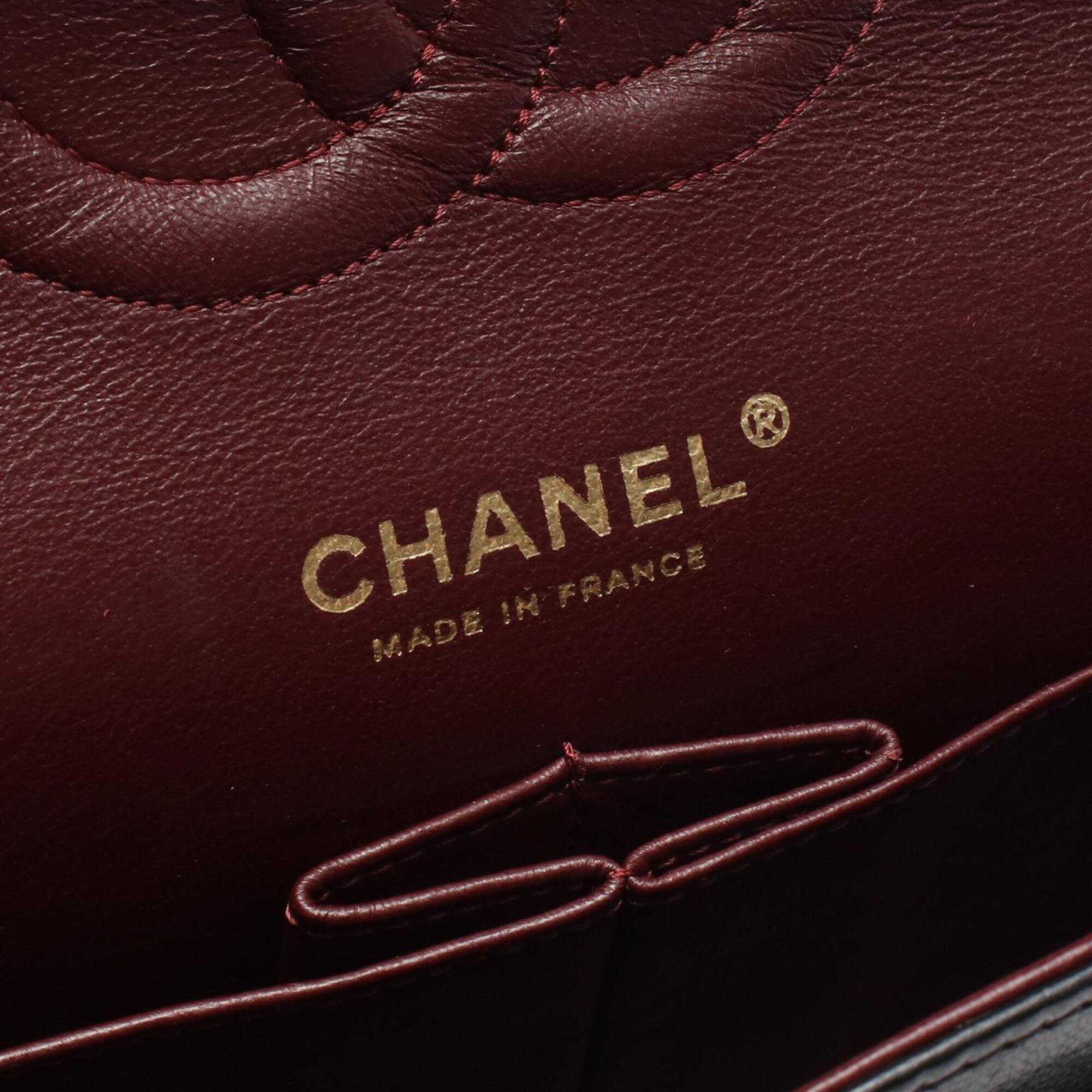 Chanel Black Leather Handbag Shoulder Bag (Pre-Owned)