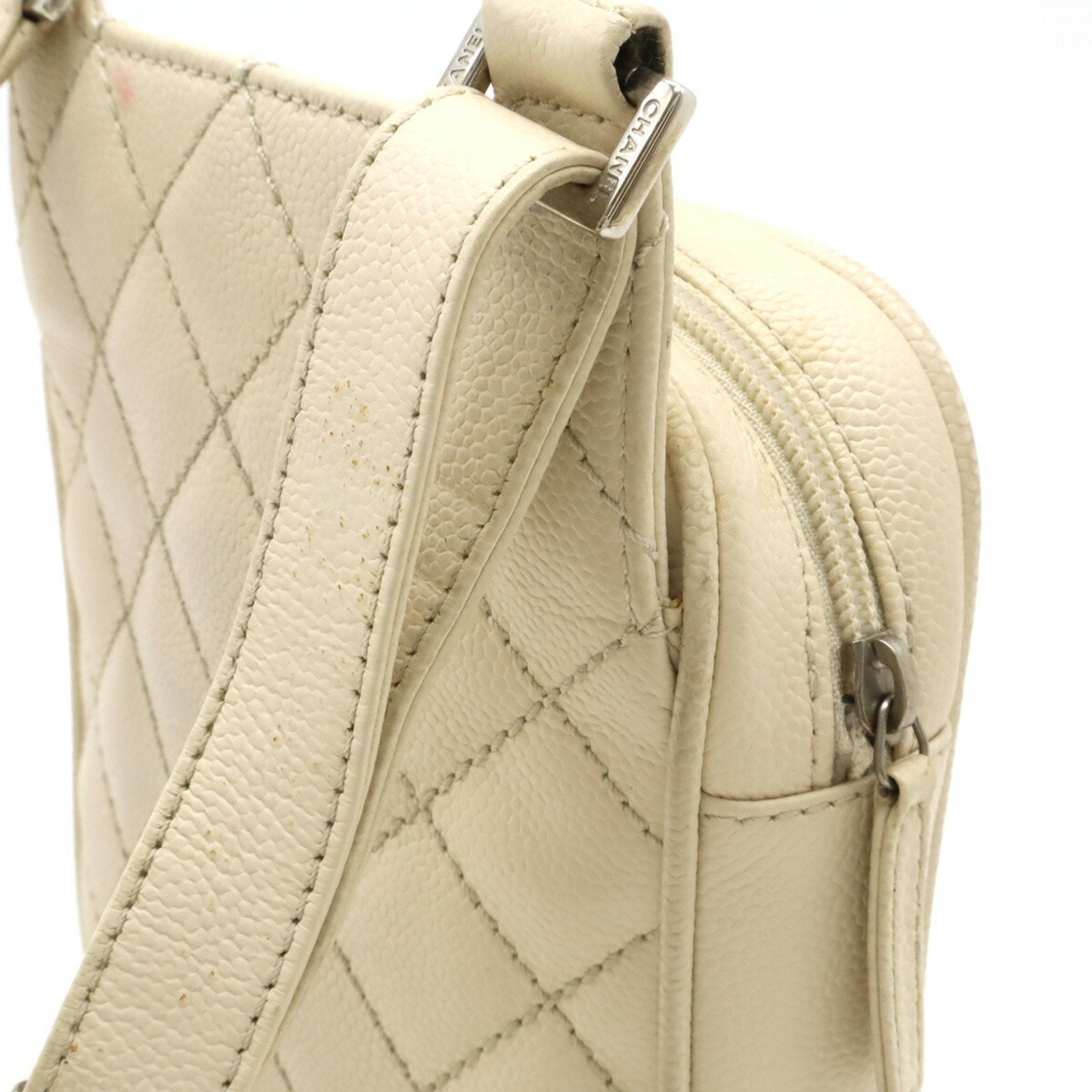 Chanel Light Beige Caviar Leather Pochette Shoulder Bag (Pre-Owned)