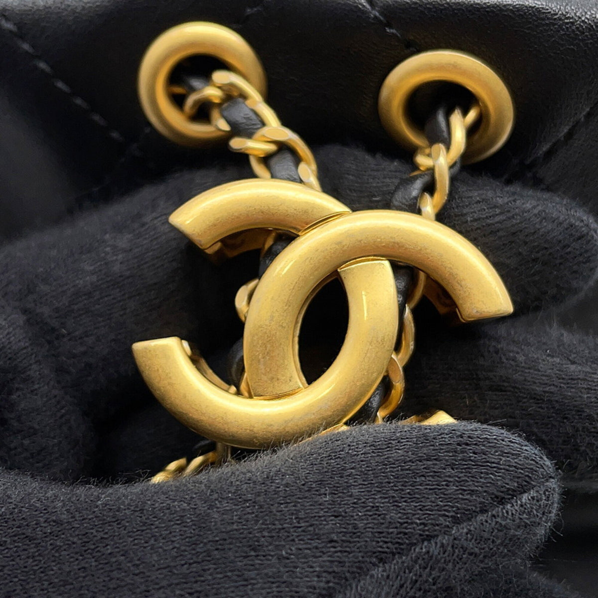 Chanel Matelasse Black Leather Handbag (Pre-Owned)