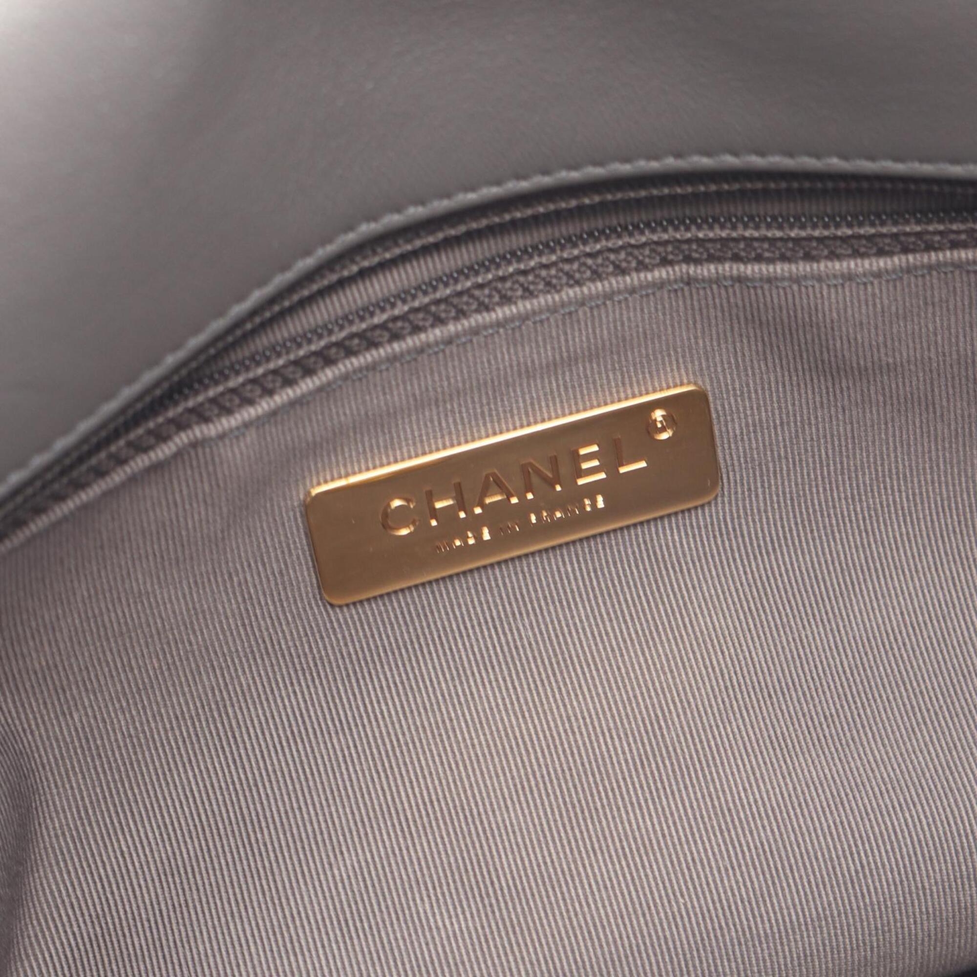 Chanel Gray Leather Handbag Shoulder Bag (Pre-Owned)