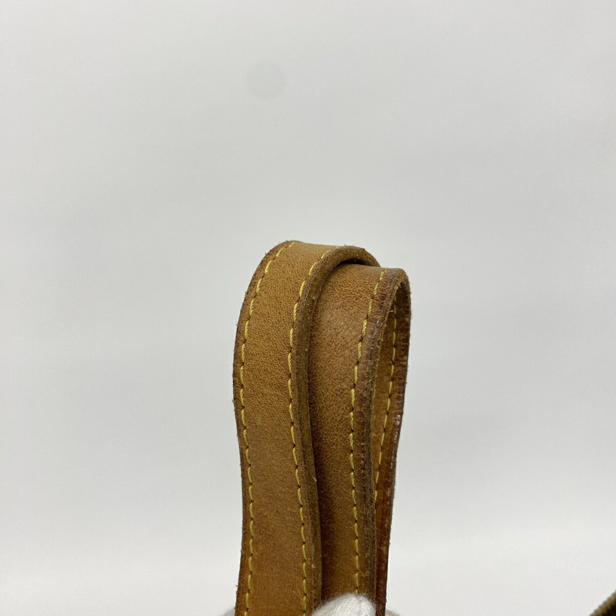 Louis Vuitton Brown Handbag (Pre-Owned)