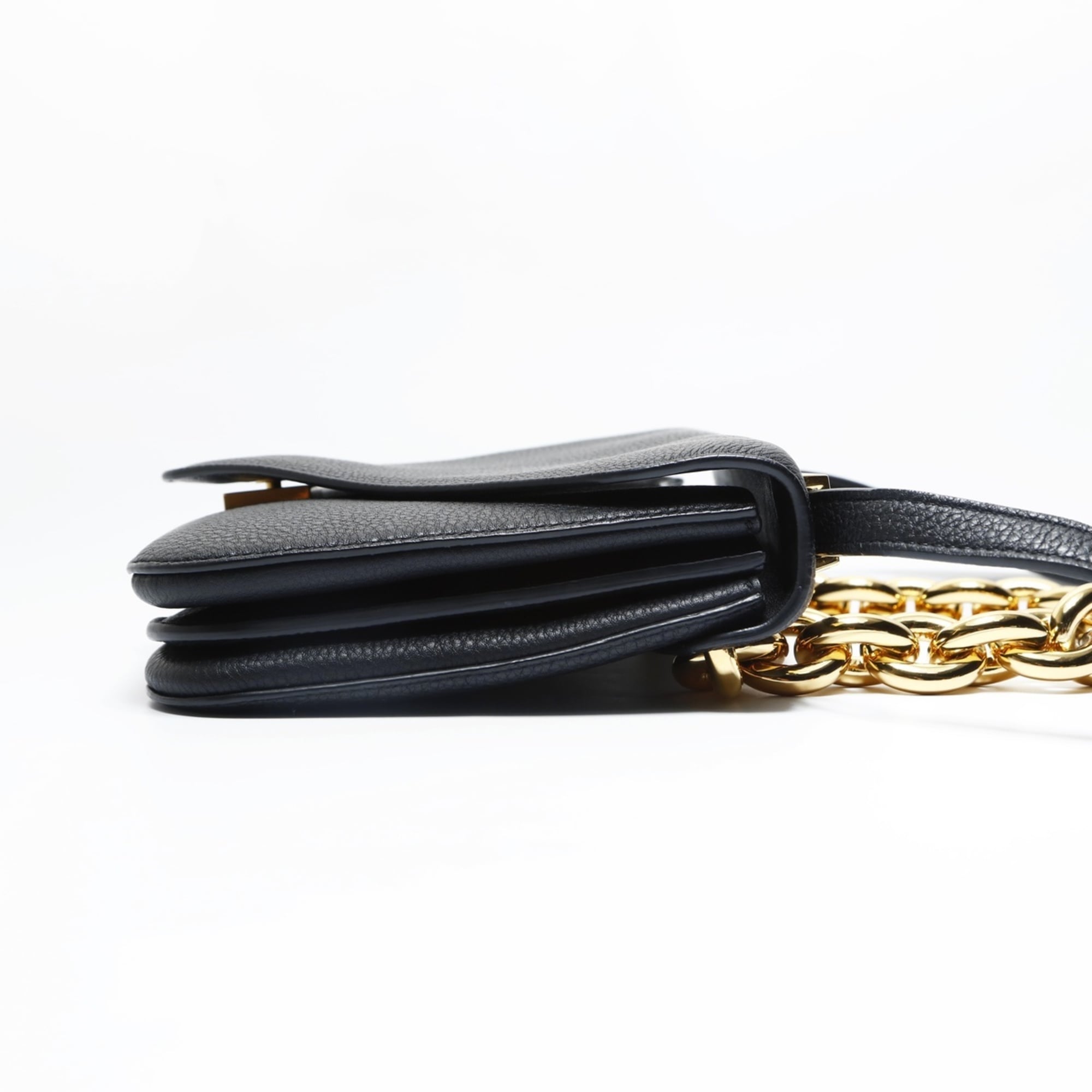 Bottega Veneta Black Leather Shoulder Bag (Pre-Owned)