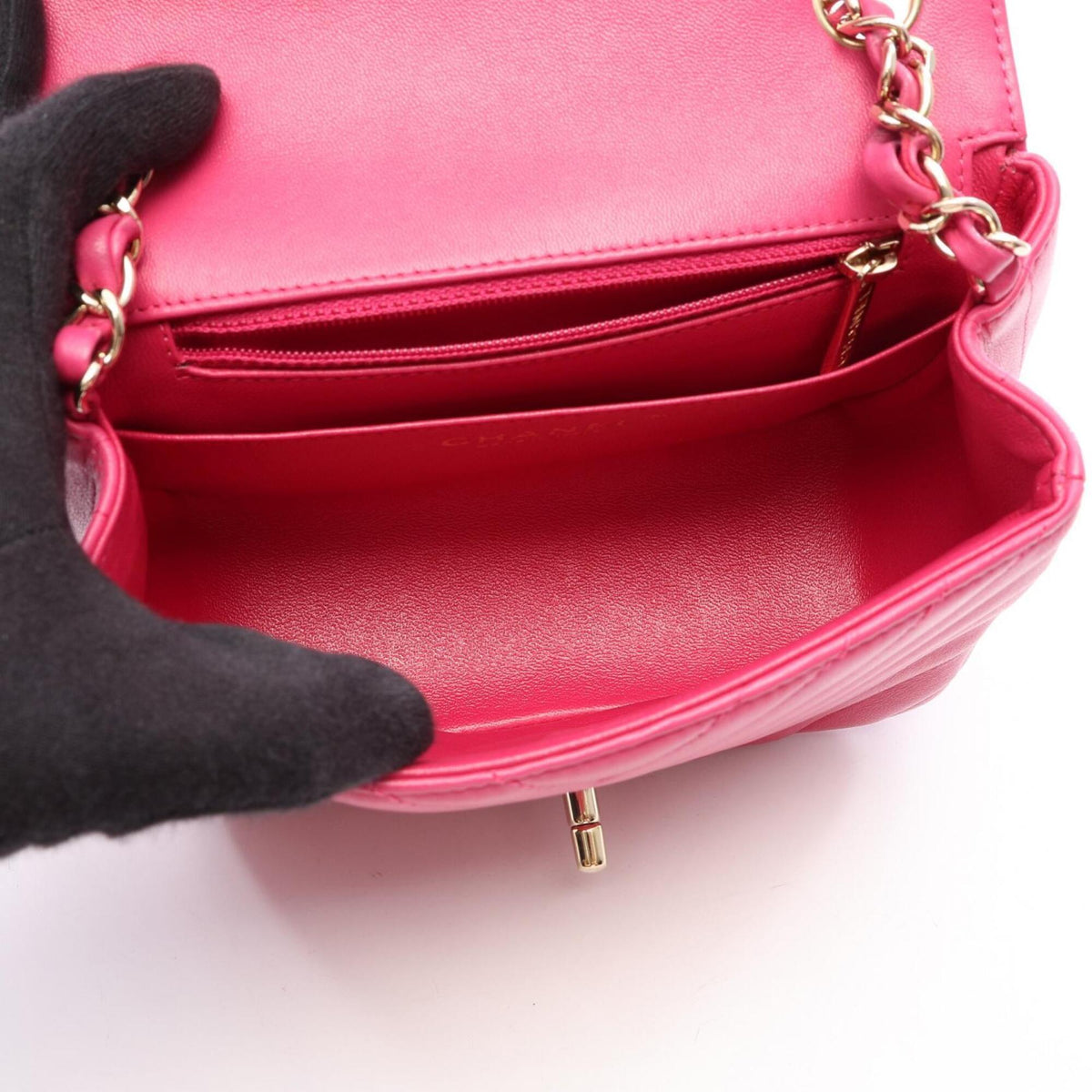 Chanel Pink Leather Handbag Shoulder Bag (Pre-Owned)