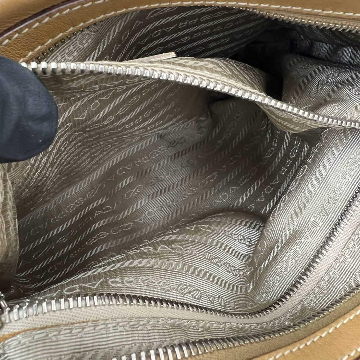 Prada Beige Leather Handbag Shoulder Bag Tote Bag (Pre-Owned)