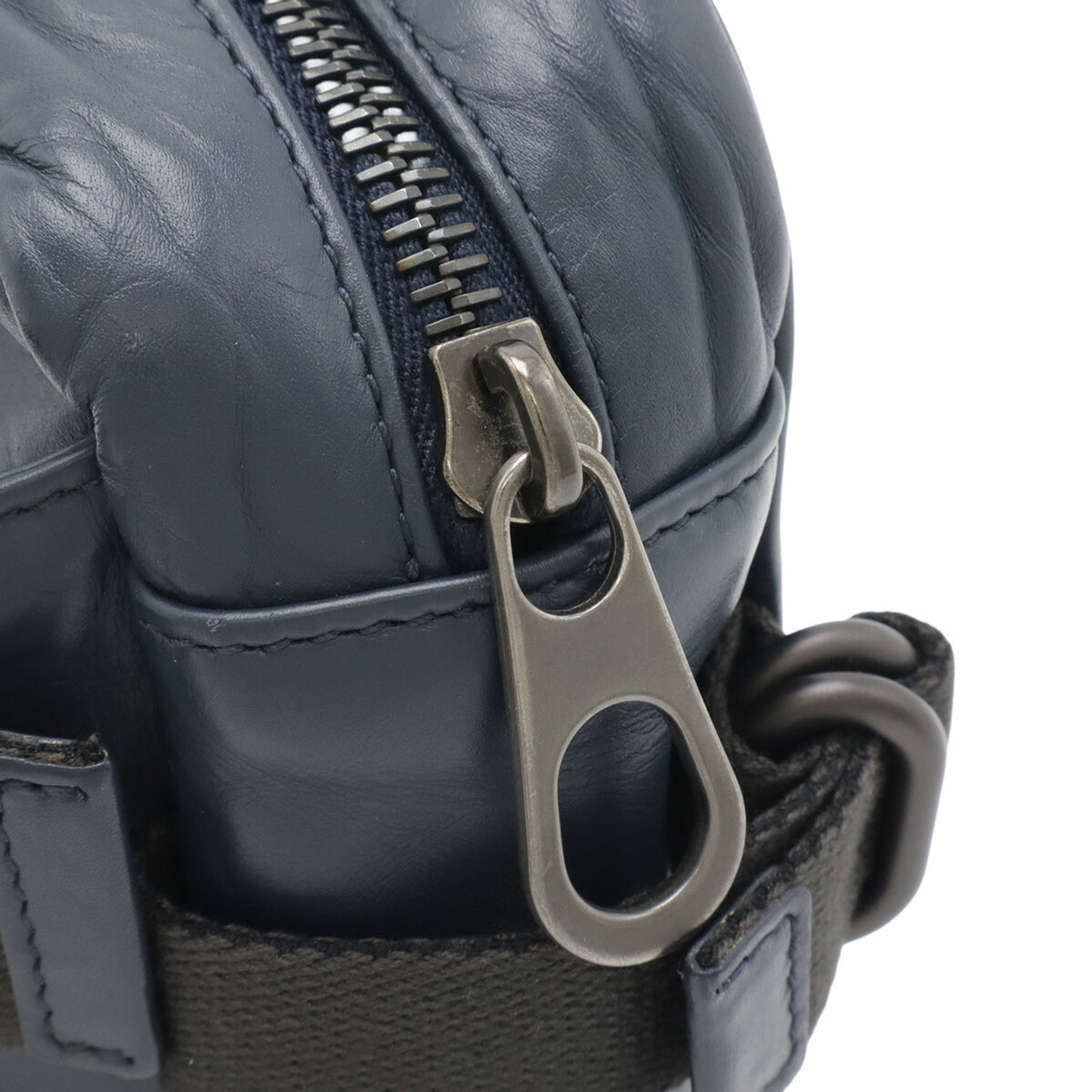 Bottega Veneta Intrecciato Navy Leather Sling Bag (Pre-Owned)