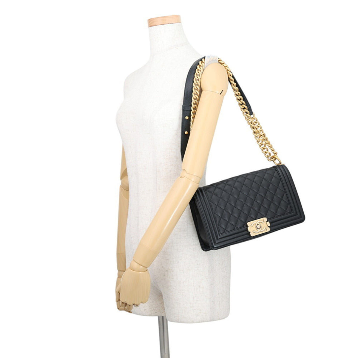 Chanel Black Grained Calfskin Handbag Shoulder Bag (Pre-Owned)