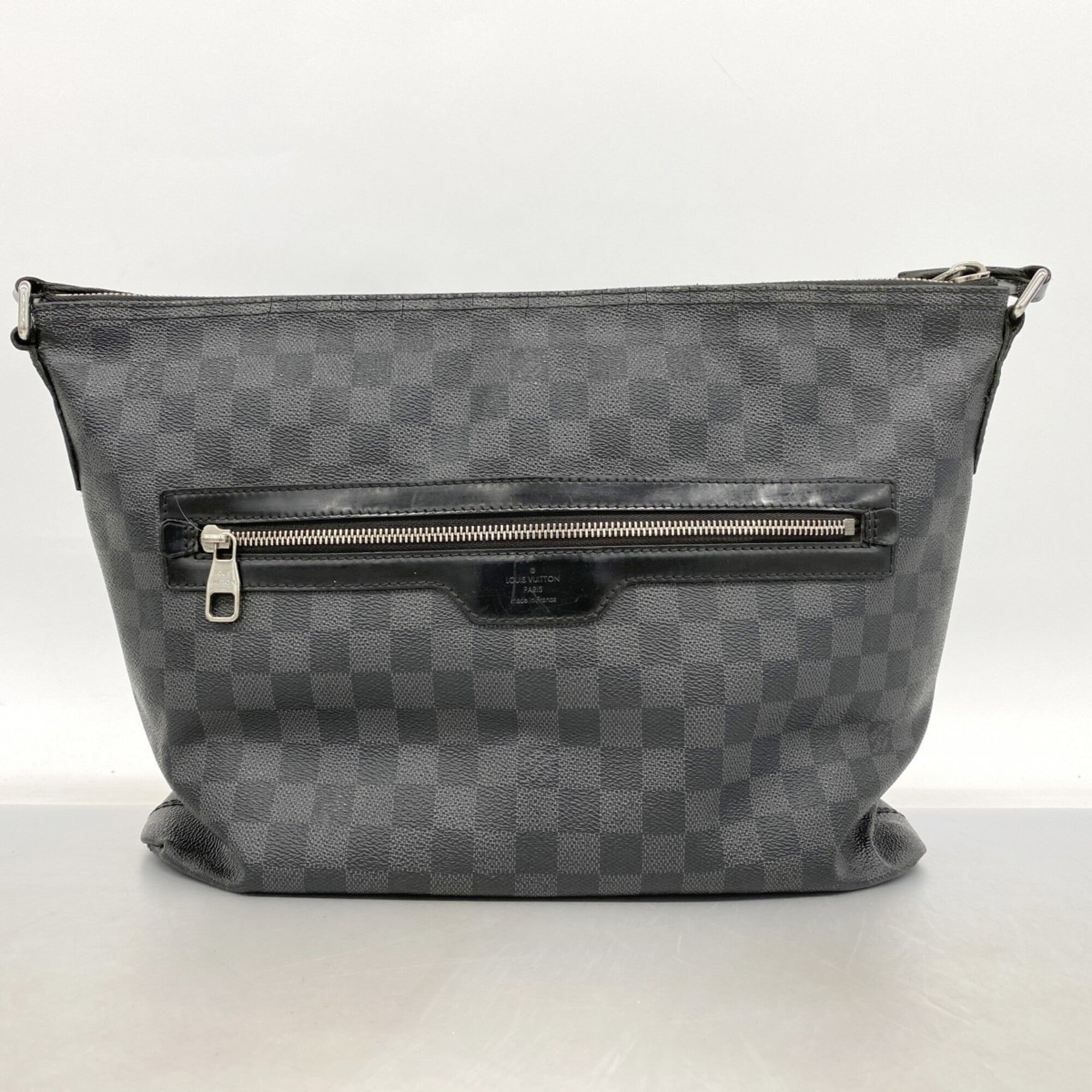 Louis Vuitton Black Shoulder Bag (Pre-Owned)