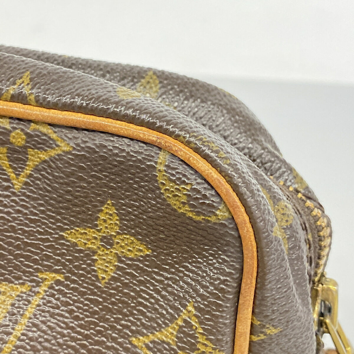 Louis Vuitton Brown Shoulder Bag (Pre-Owned)