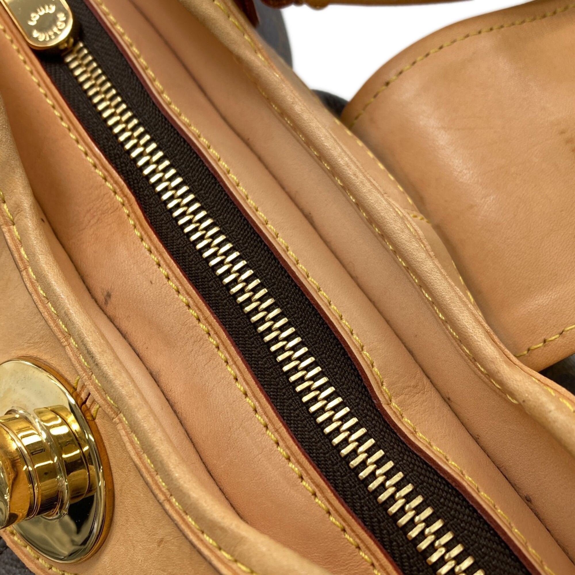 Louis Vuitton Monogram Monogram Monogram Handbag (Pre-Owned)