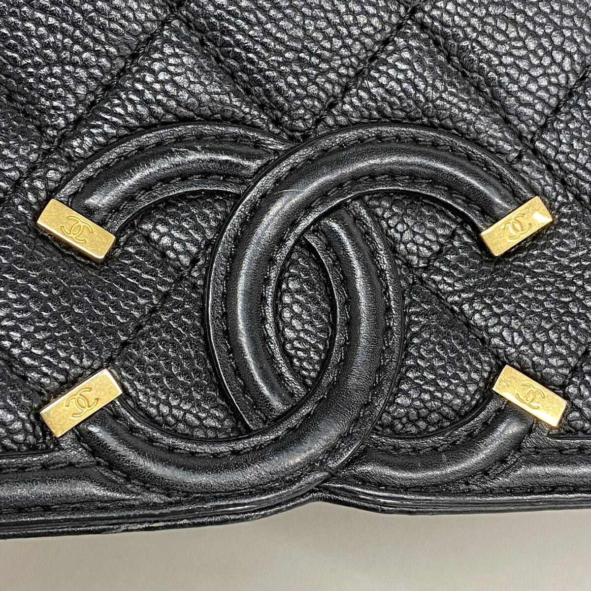 Chanel Black Grained Calfskin Shoulder Bag (Pre-Owned)