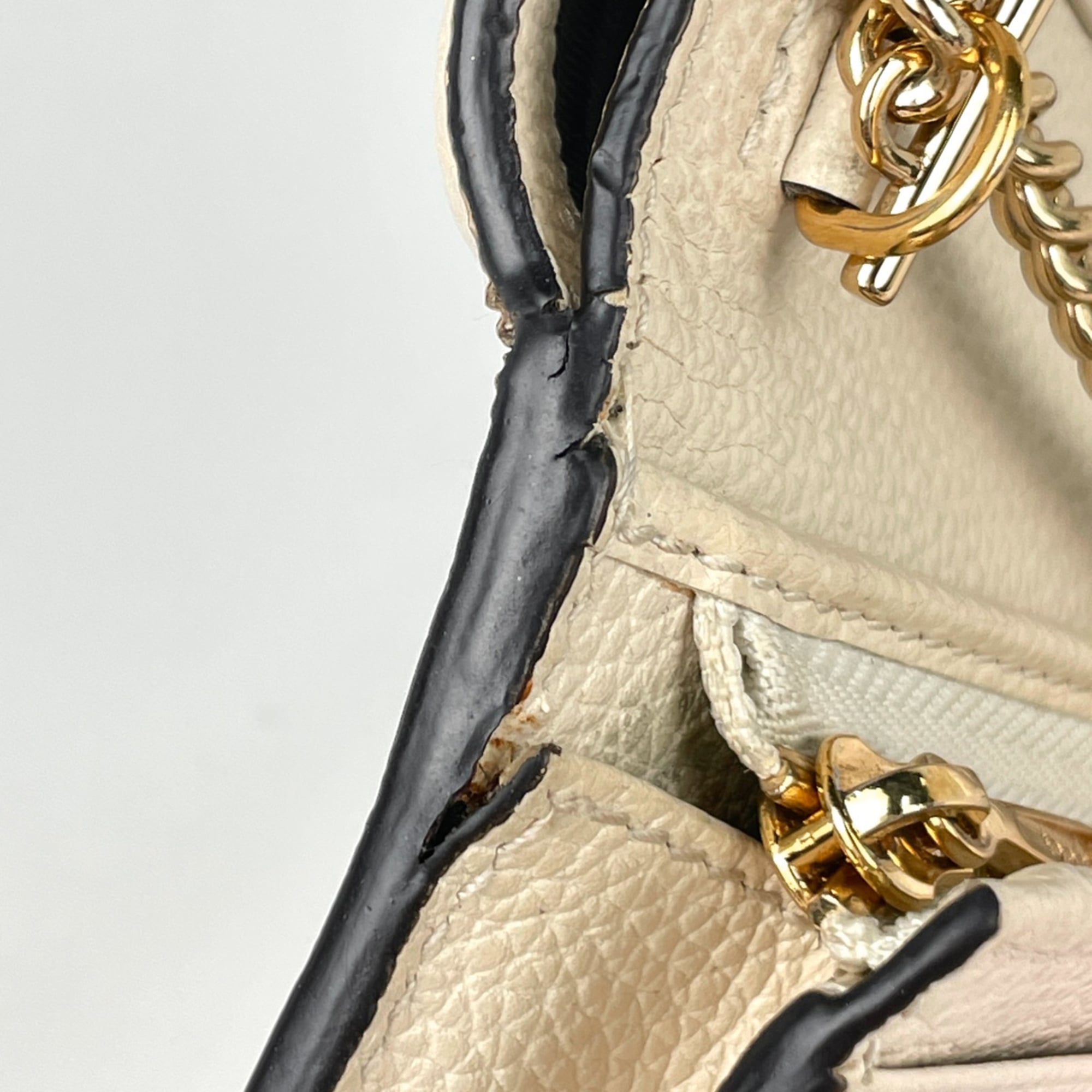 Gucci Ivory Leather (Pre-Owned)