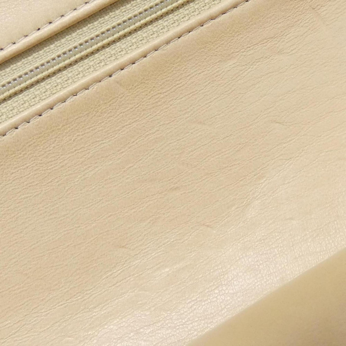 Chanel Light Beige Leather Shoulder Bag (Pre-Owned)