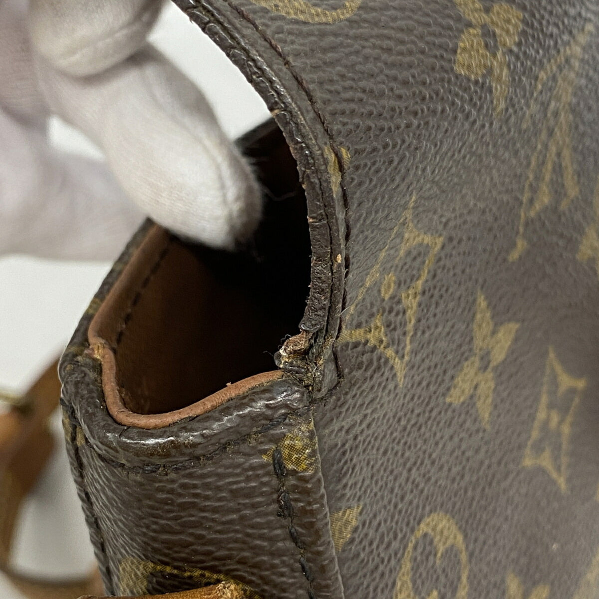 Louis Vuitton Brown Shoulder Bag (Pre-Owned)
