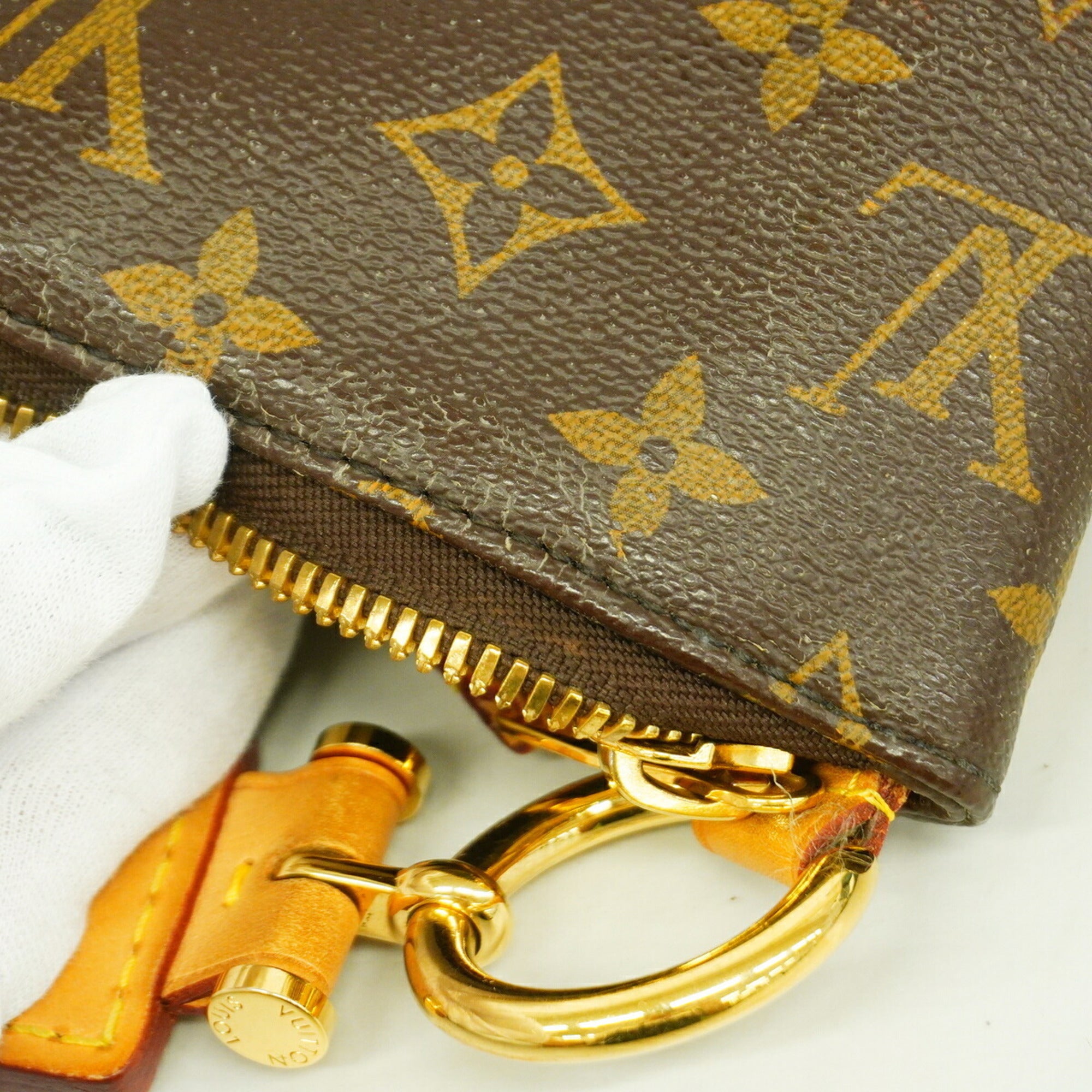 Louis Vuitton Brown Shoulder Bag (Pre-Owned)