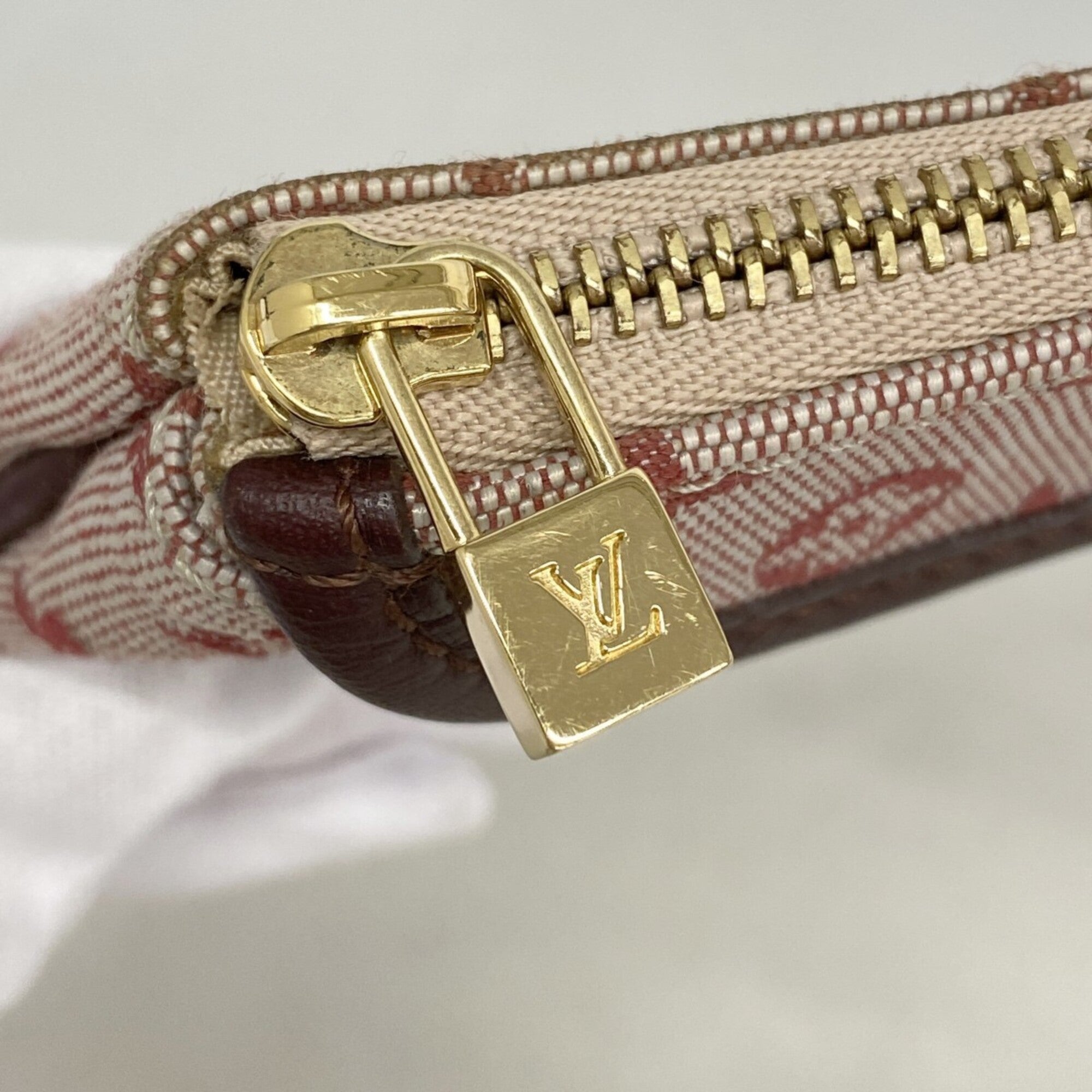 Louis Vuitton Cerise Pouch (Pre-Owned)