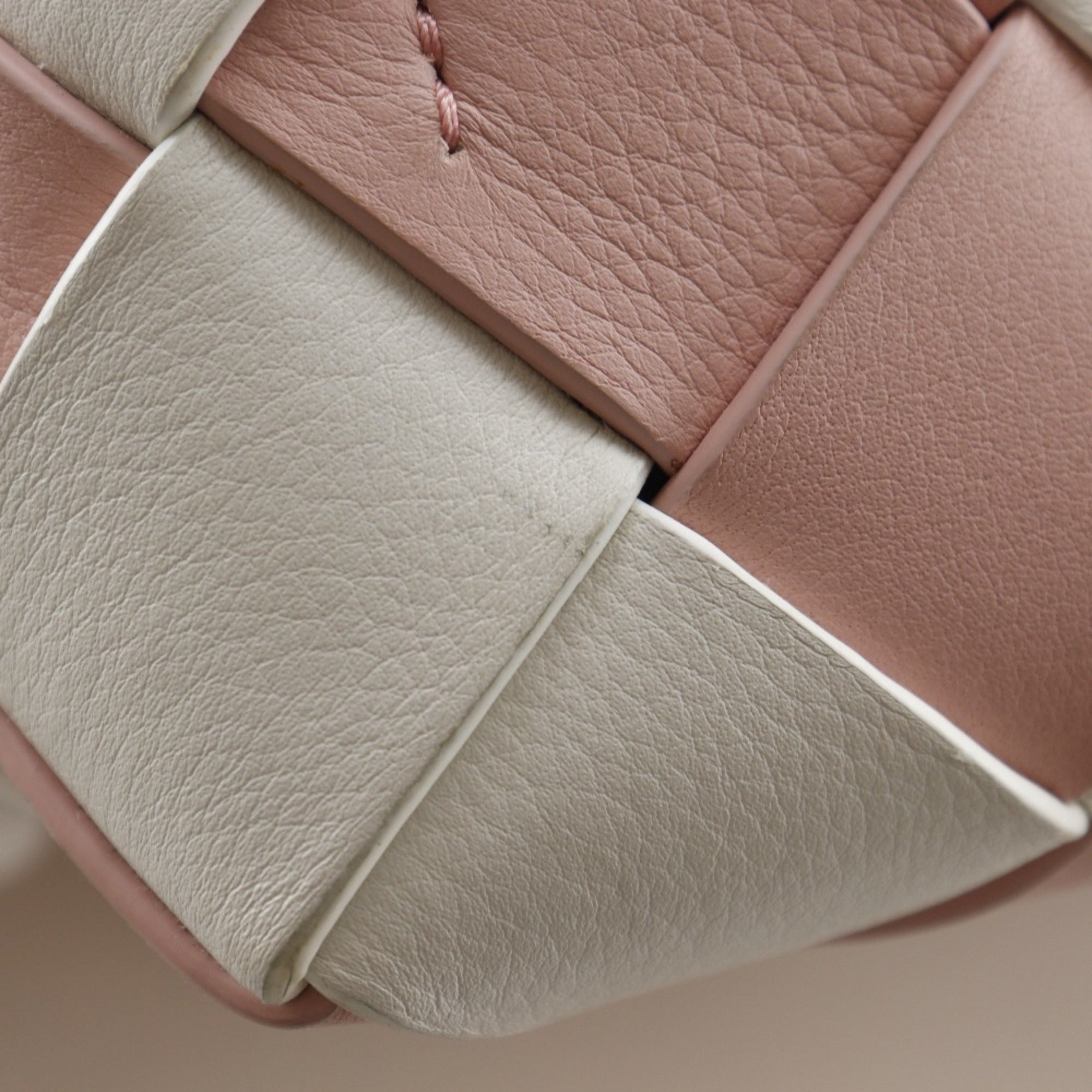 Loewe Pink White Leather Basket Handbag (Pre-Owned)