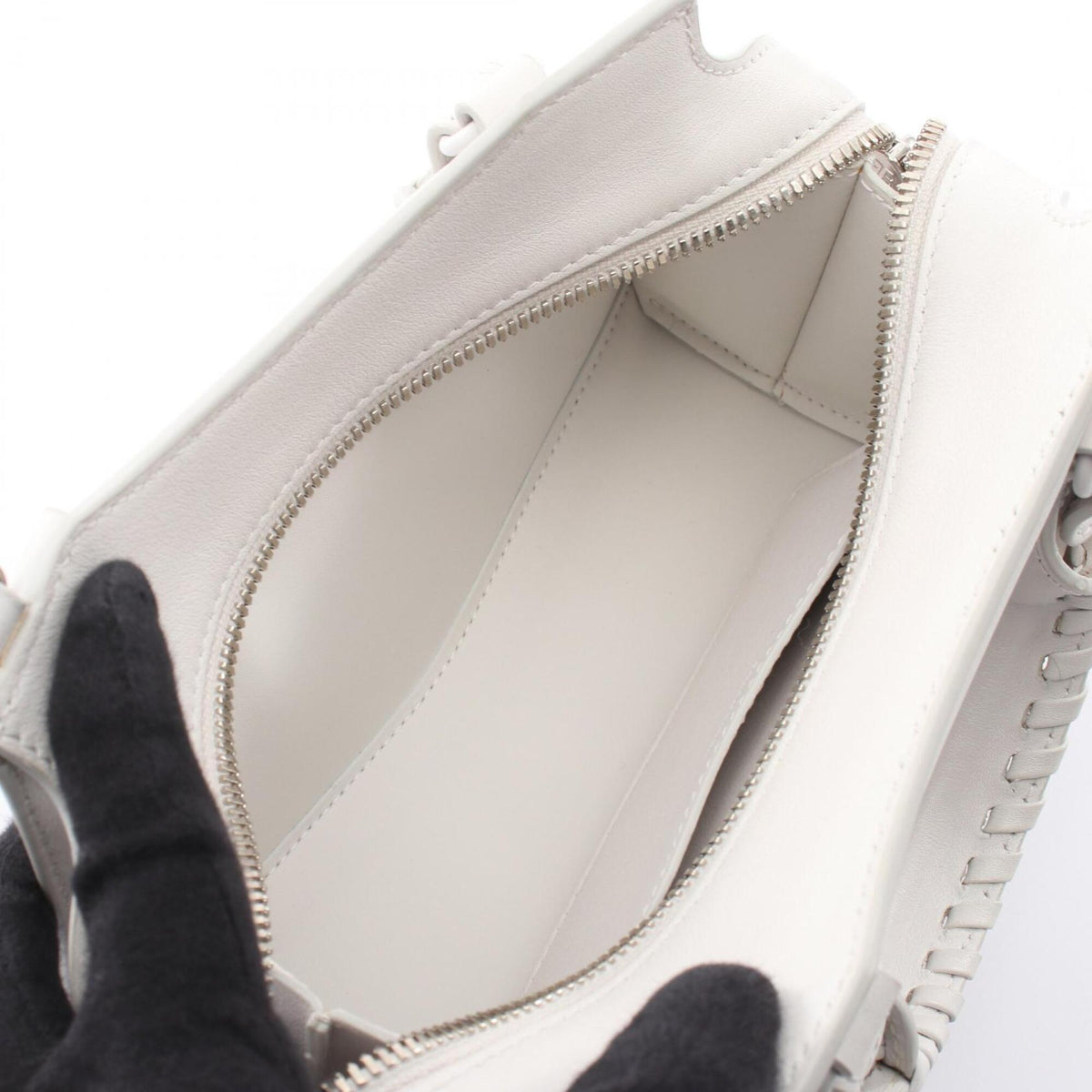 Balenciaga White Leather Handbag (Pre-Owned)
