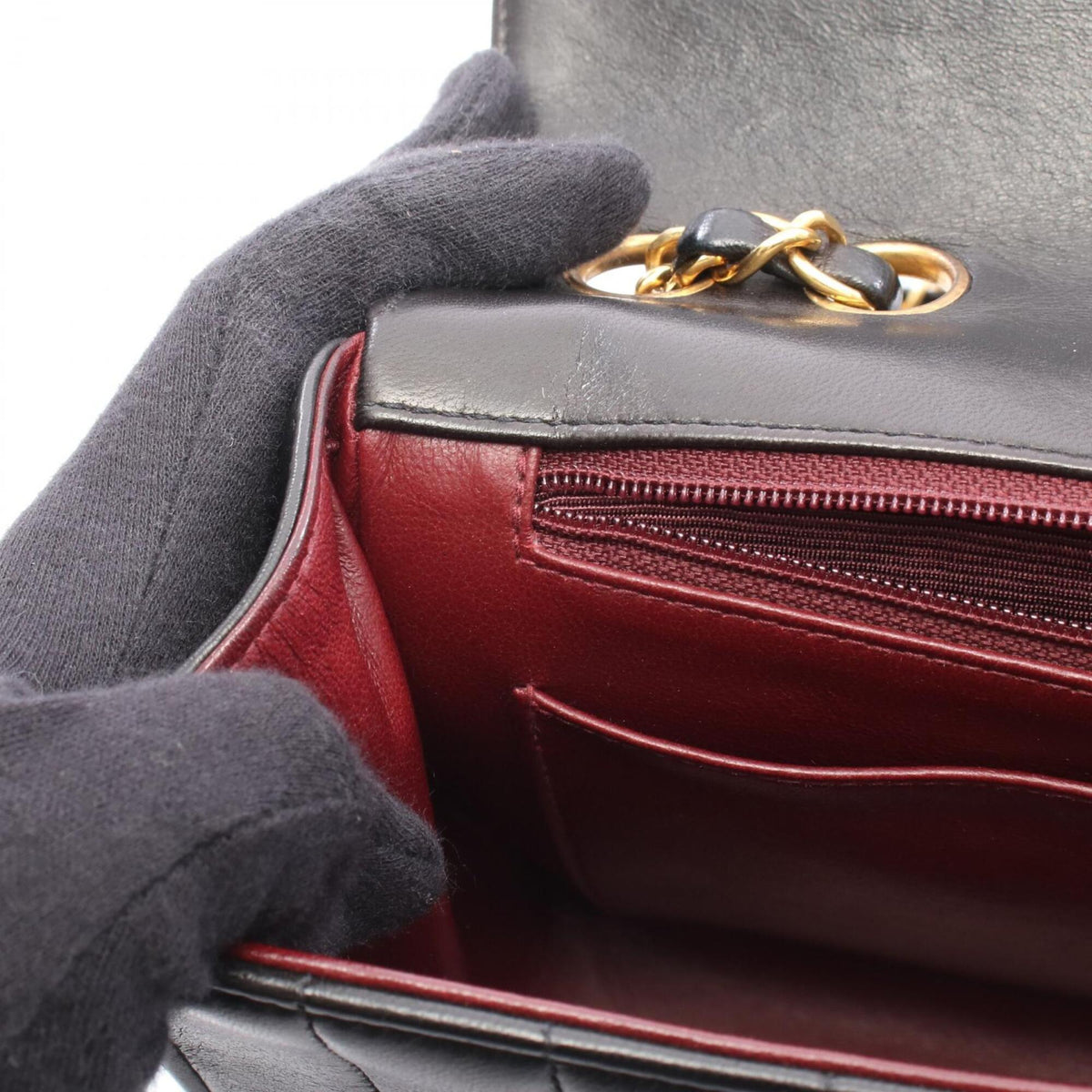 Chanel Chevron (V Stitch) Black Leather Handbag Shoulder Bag (Pre-Owned)