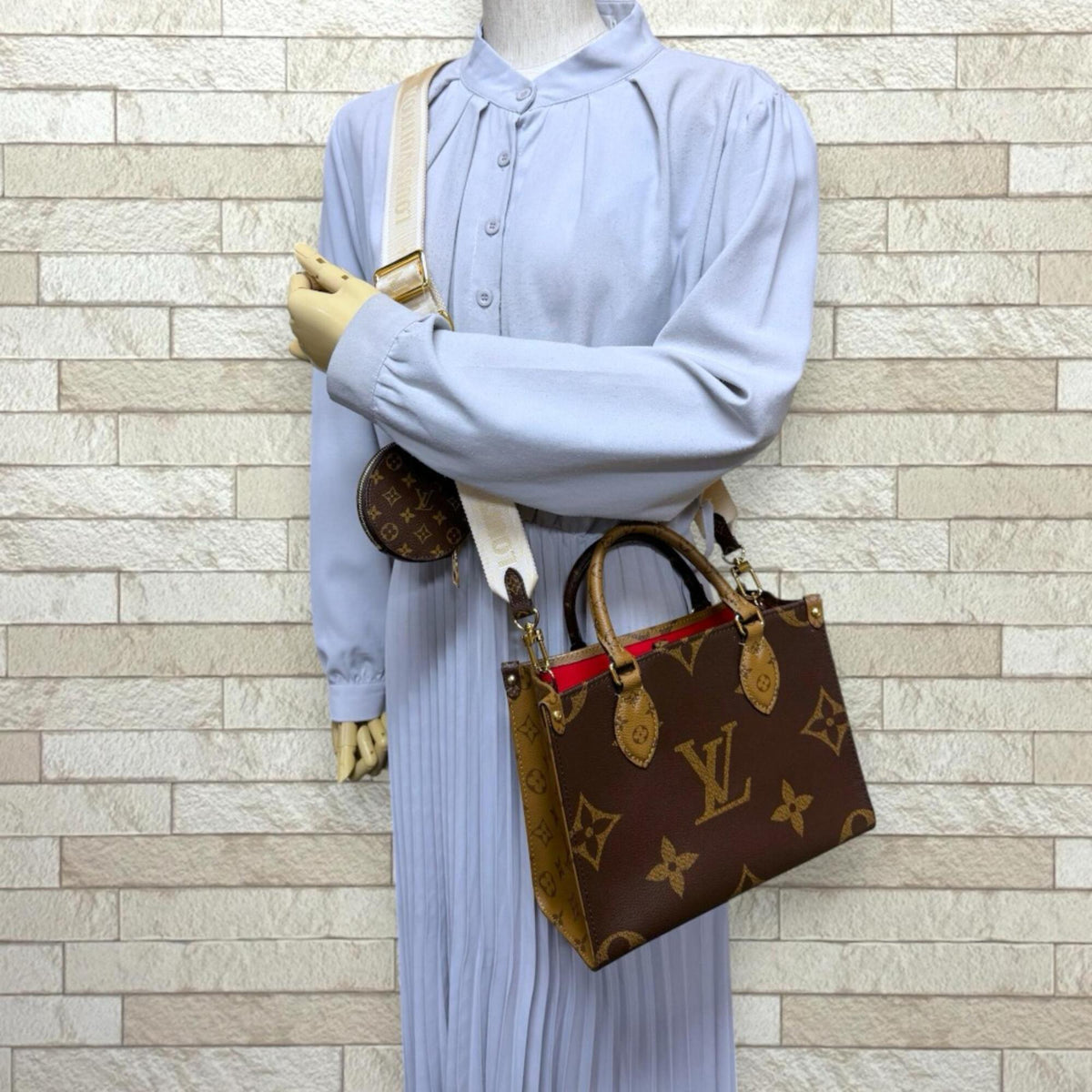Louis Vuitton Brown Monogram Shoulder Bag (Pre-Owned)