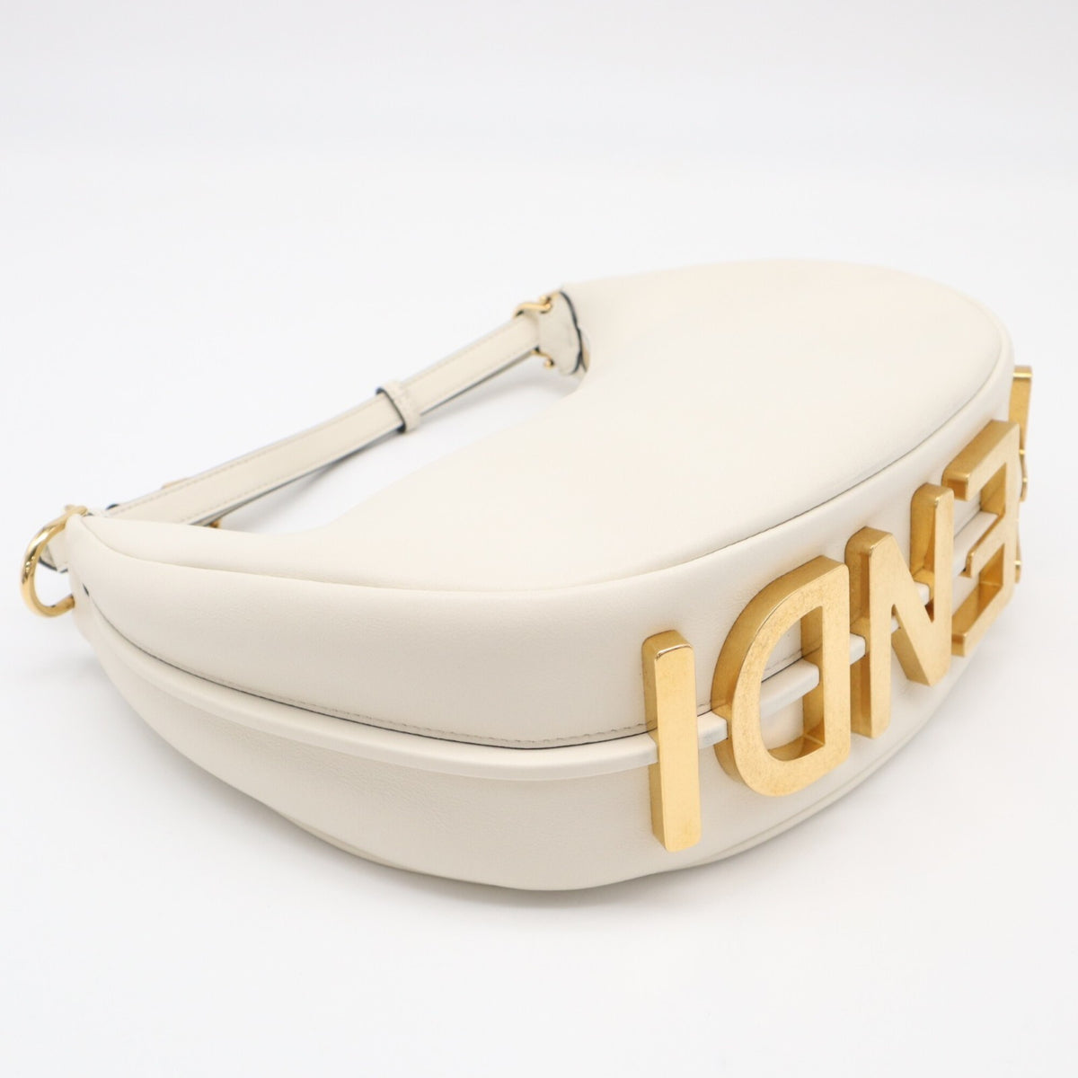 Fendi White Leather Handbag (Pre-Owned)