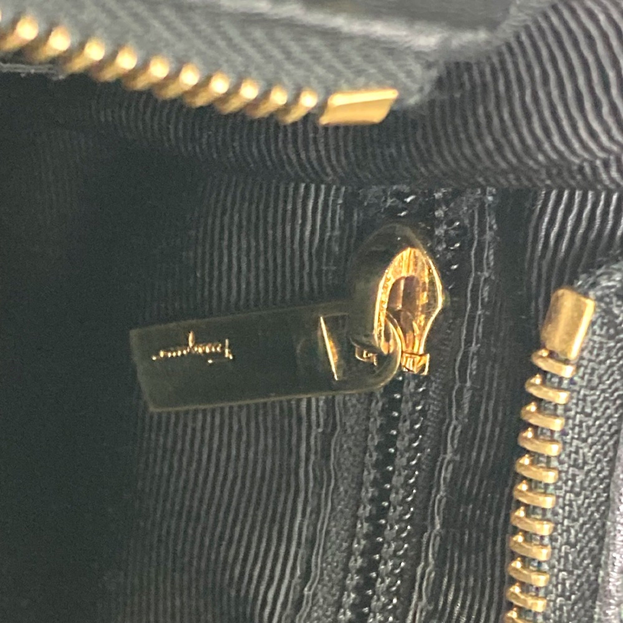 Salvatore Ferragamo Black Other Shoulder Bag (Pre-Owned)