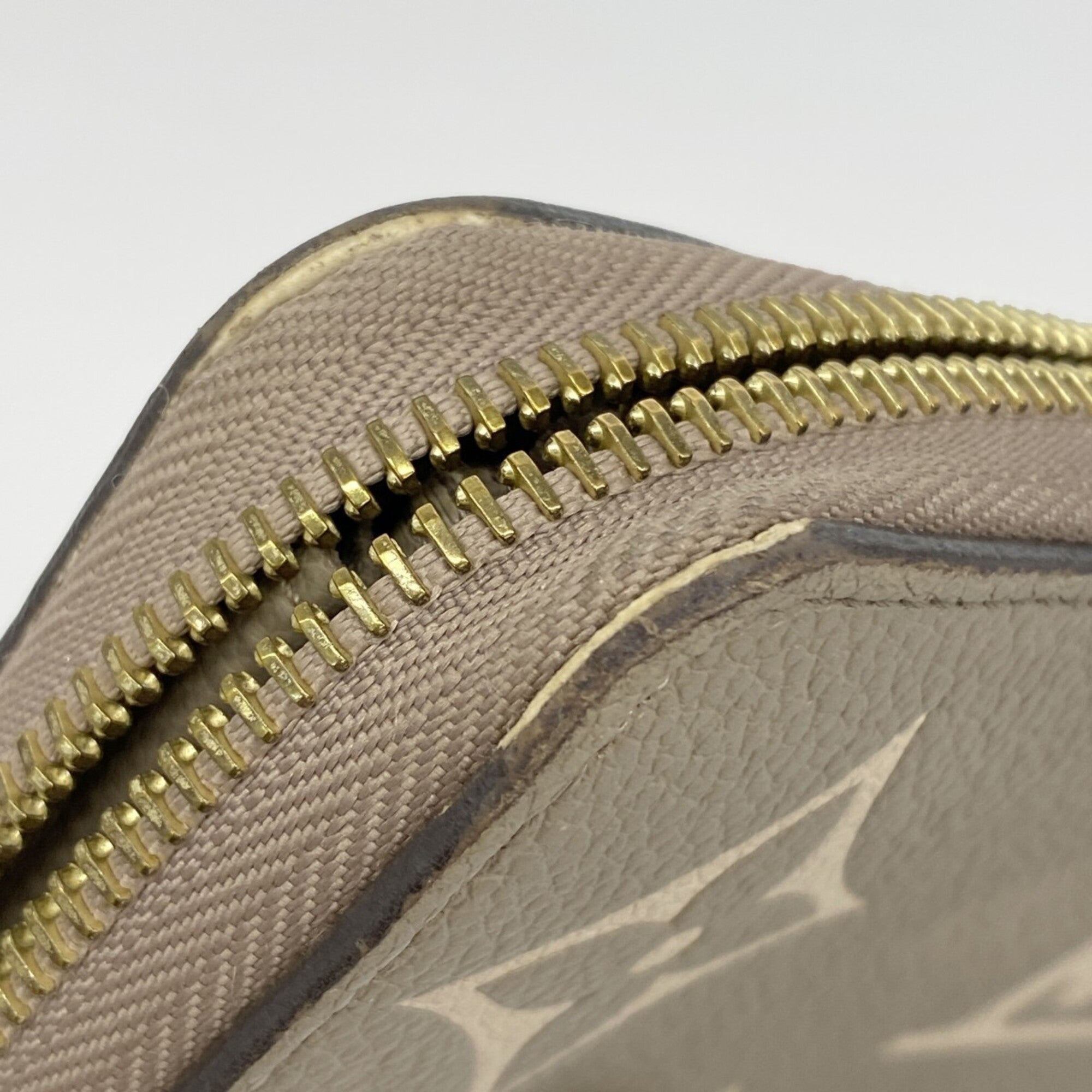Louis Vuitton Beige Long Wallet (Bi-Fold) (Pre-Owned)