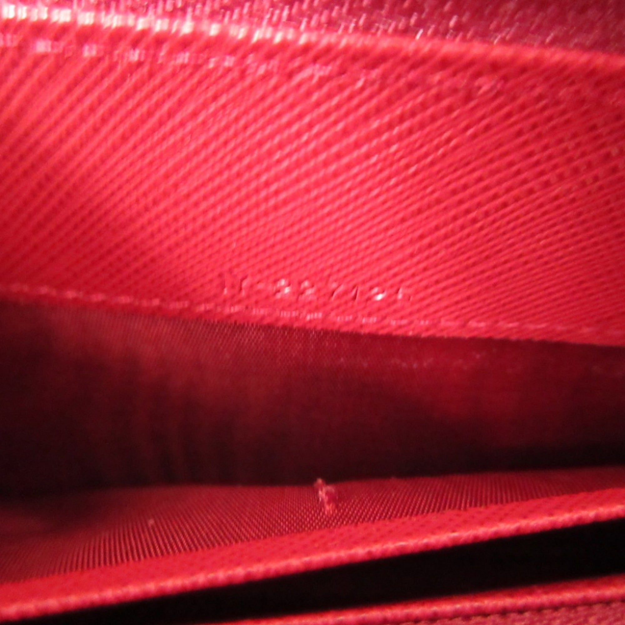 Salvatore Ferragamo Red Color Leather Long Wallet (Bi-Fold) (Pre-Owned)