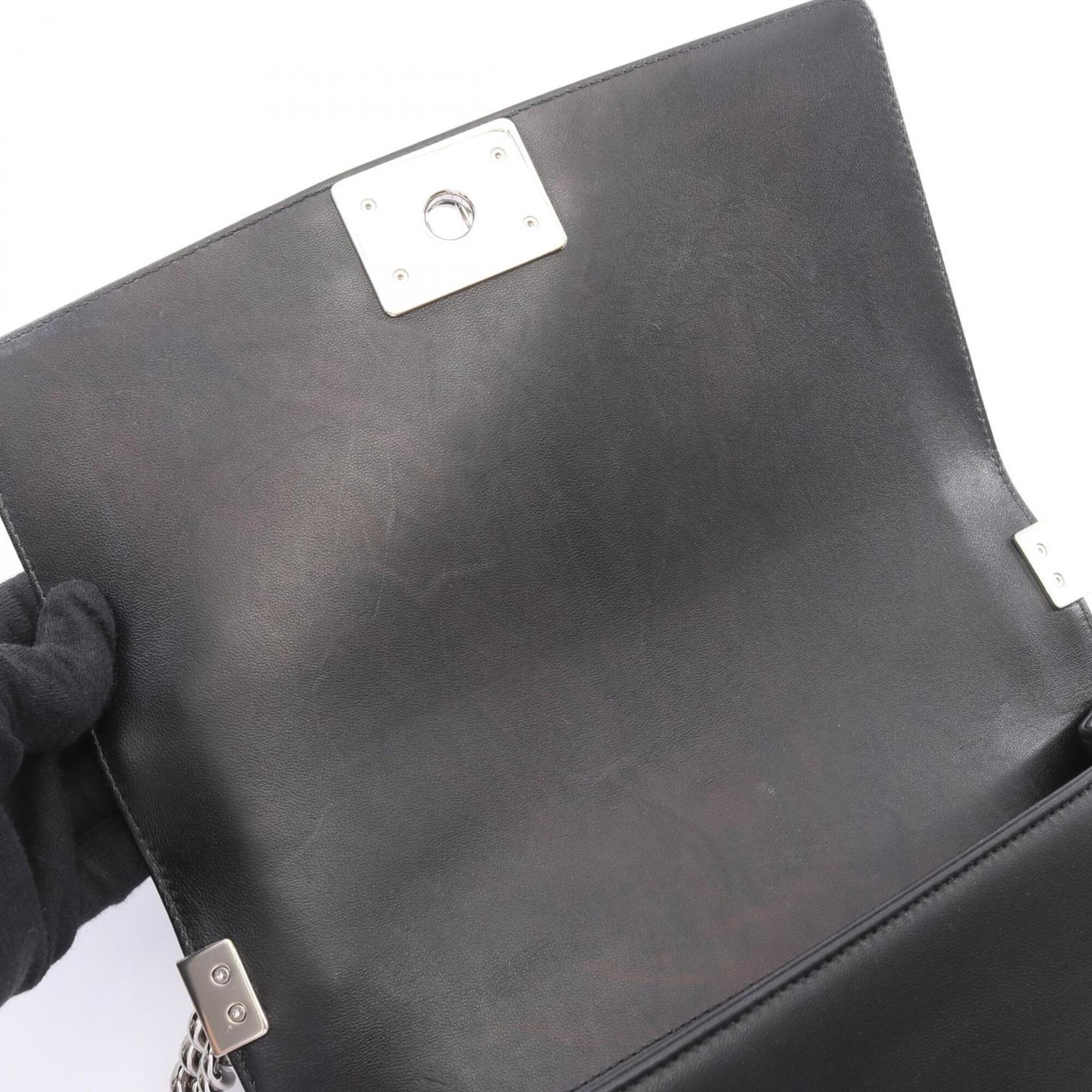 Chanel Black Leather Handbag Shoulder Bag (Pre-Owned)