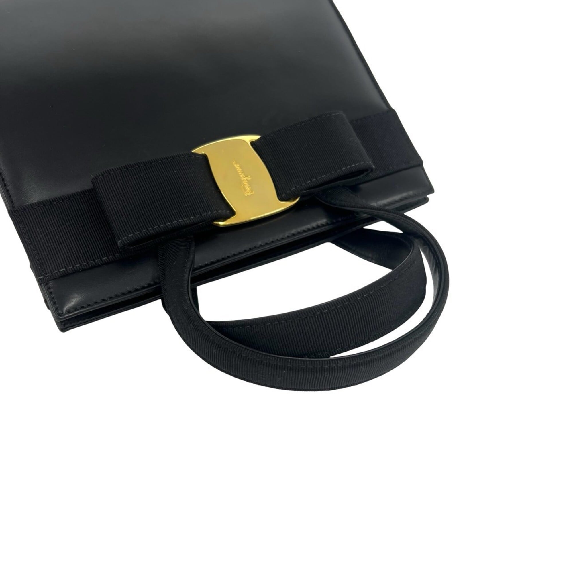 Salvatore Ferragamo Black Leather Handbag Shoulder Bag (Pre-Owned)