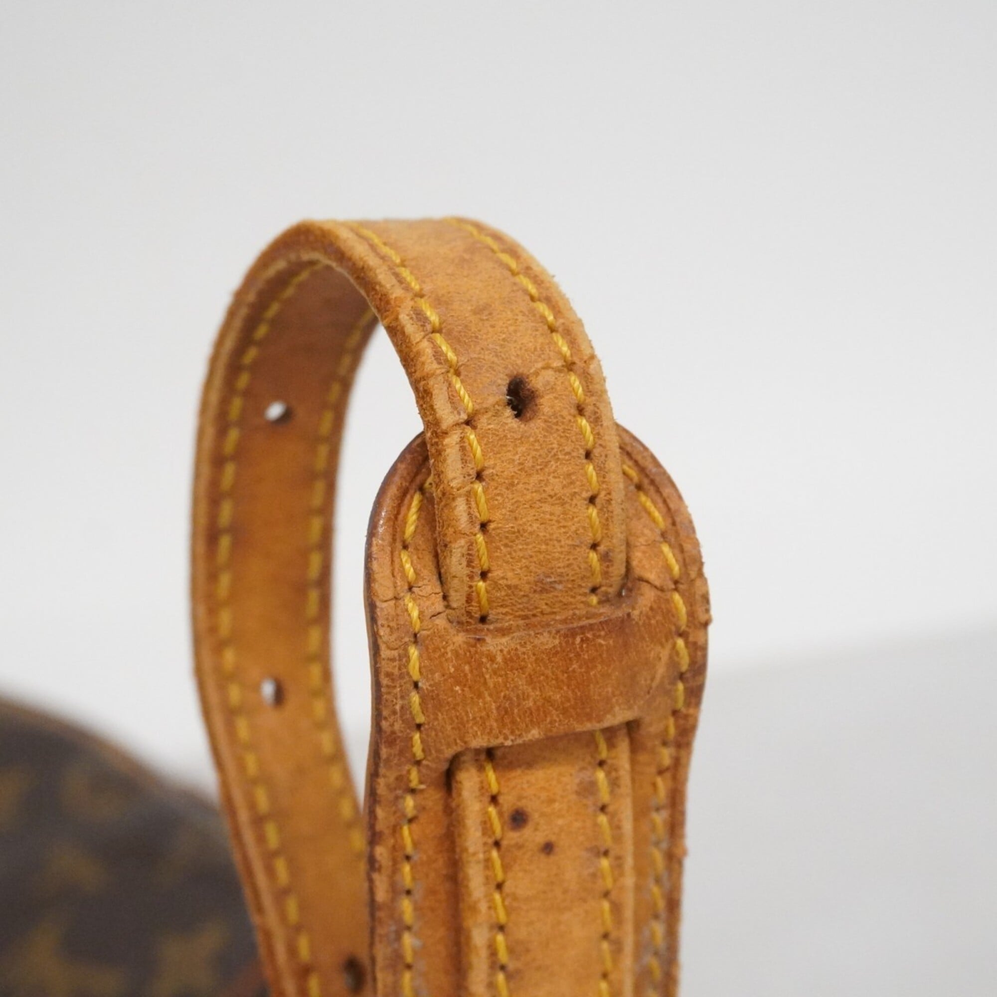 Louis Vuitton Brown Shoulder Bag (Pre-Owned)