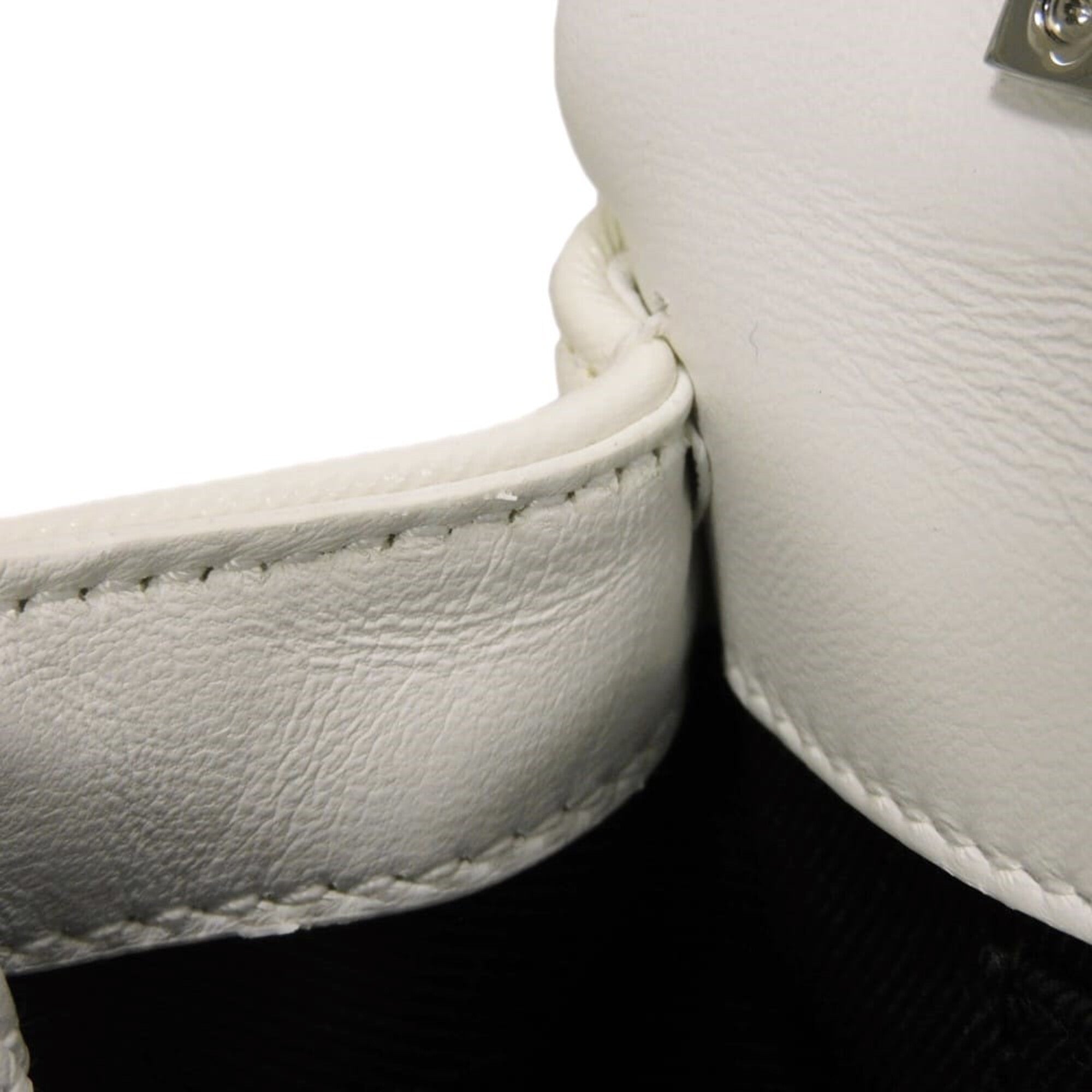 Burberry White Leather Shoulder Bag (Pre-Owned)