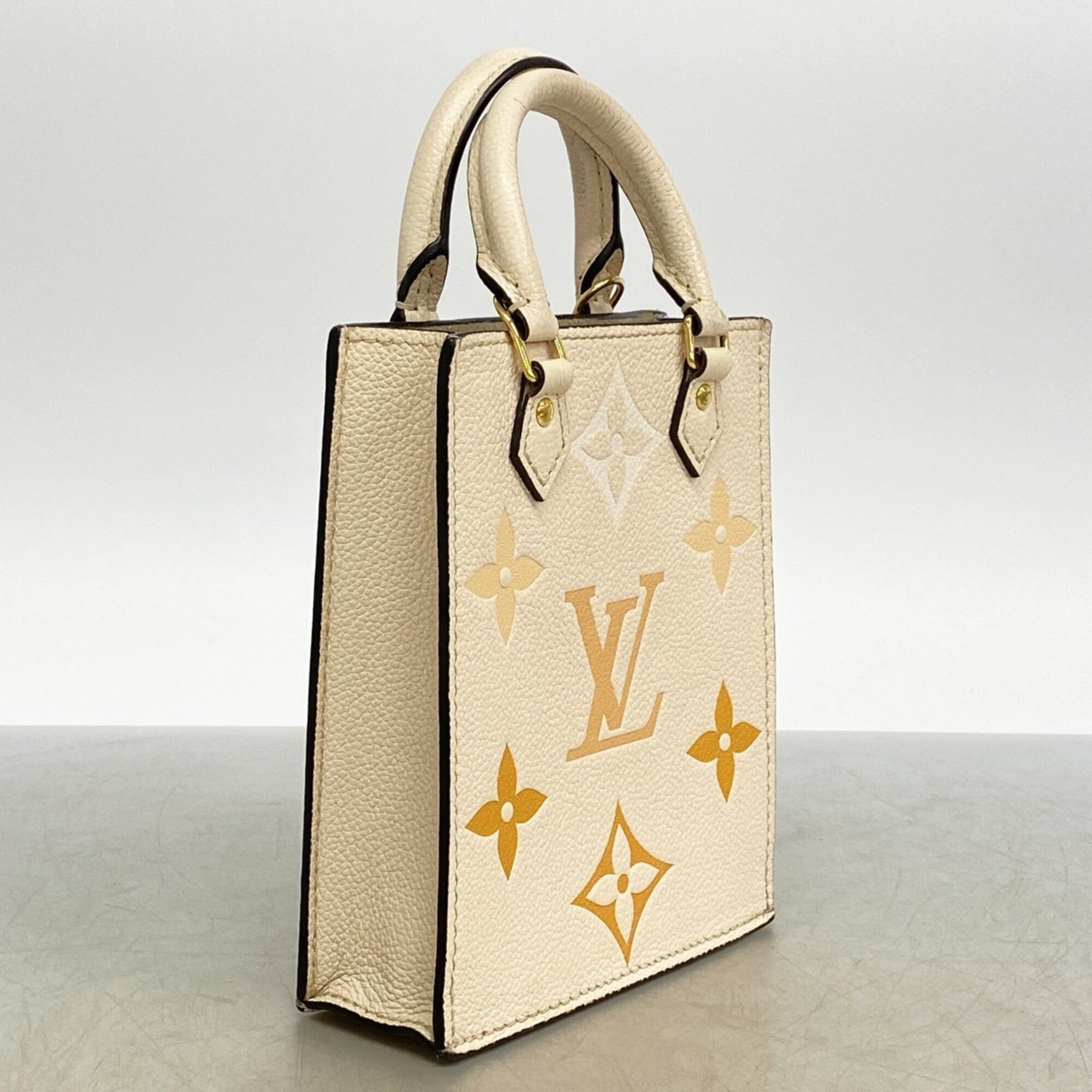 Louis Vuitton Cream Saffron Handbag (Pre-Owned)