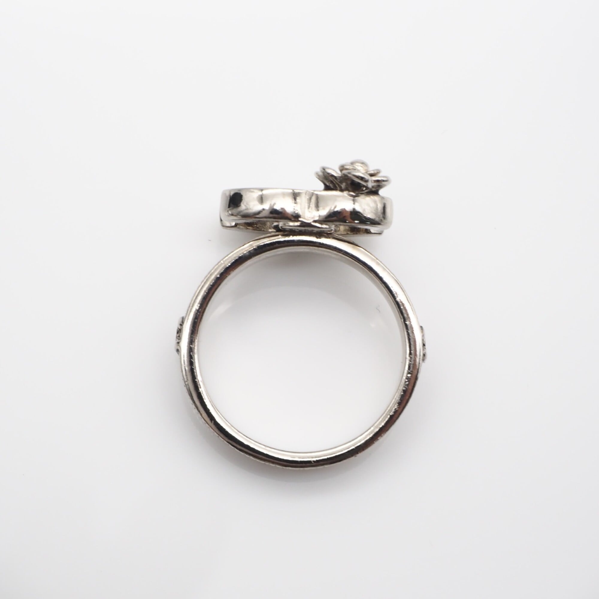 Chanel Camellia Silver Black Band Ring (Pre-Owned)